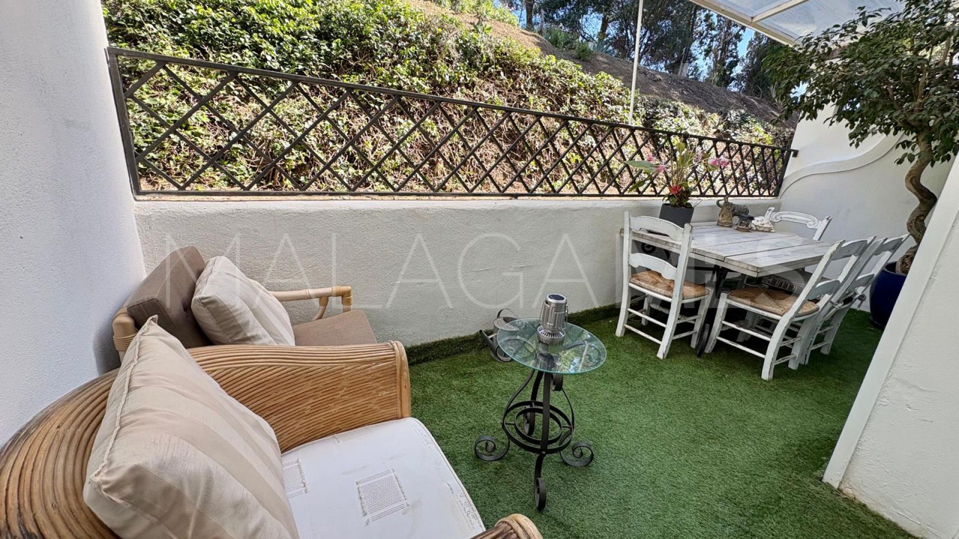 2 bedrooms apartment for sale in Benahavis