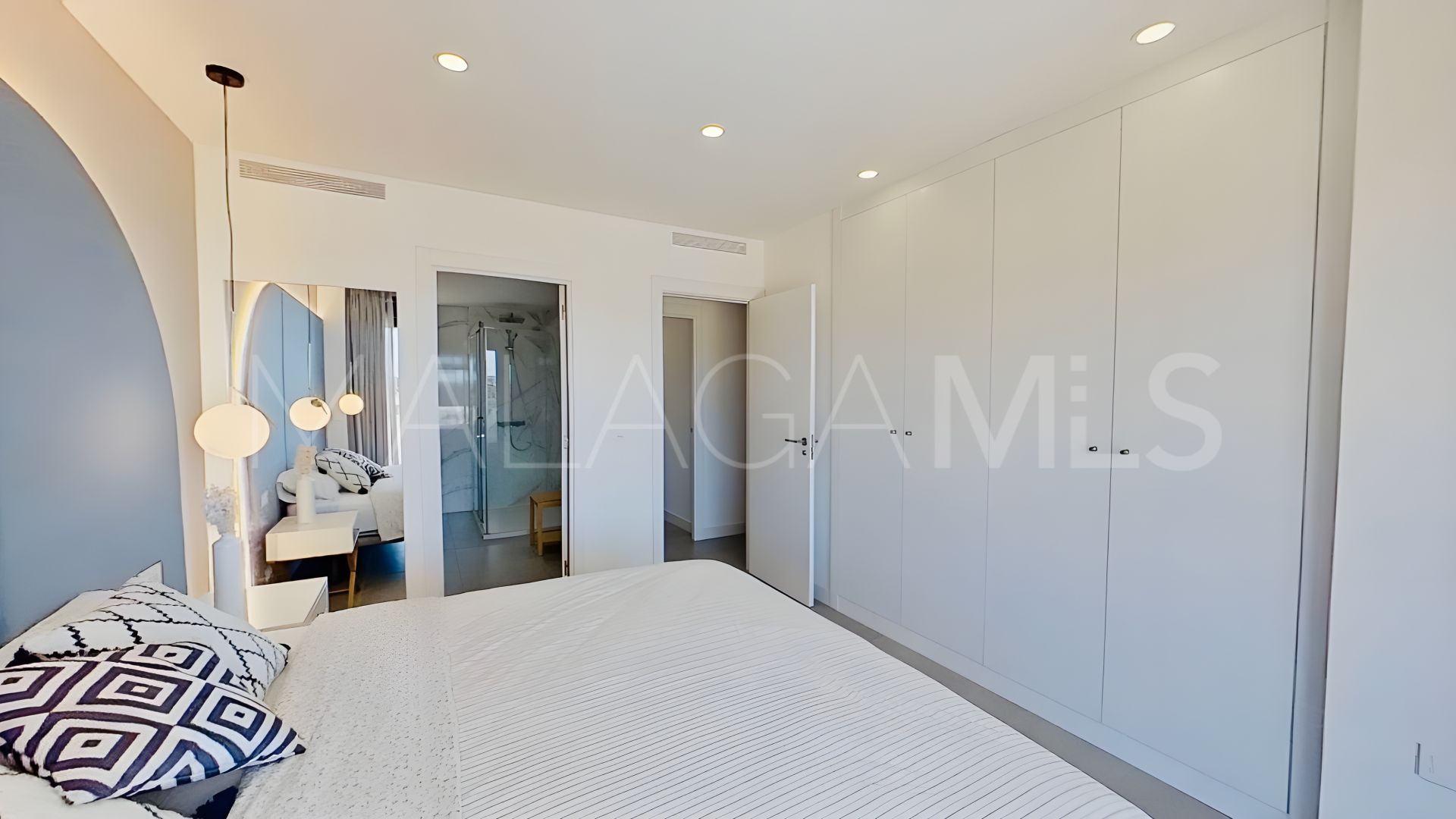 Ático for sale with 3 bedrooms in Estepona
