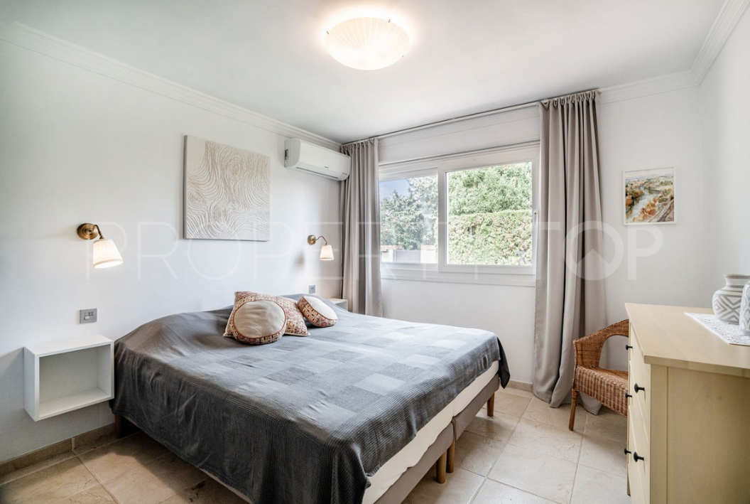 Villa en venta con 3 dormitorios en Marbella