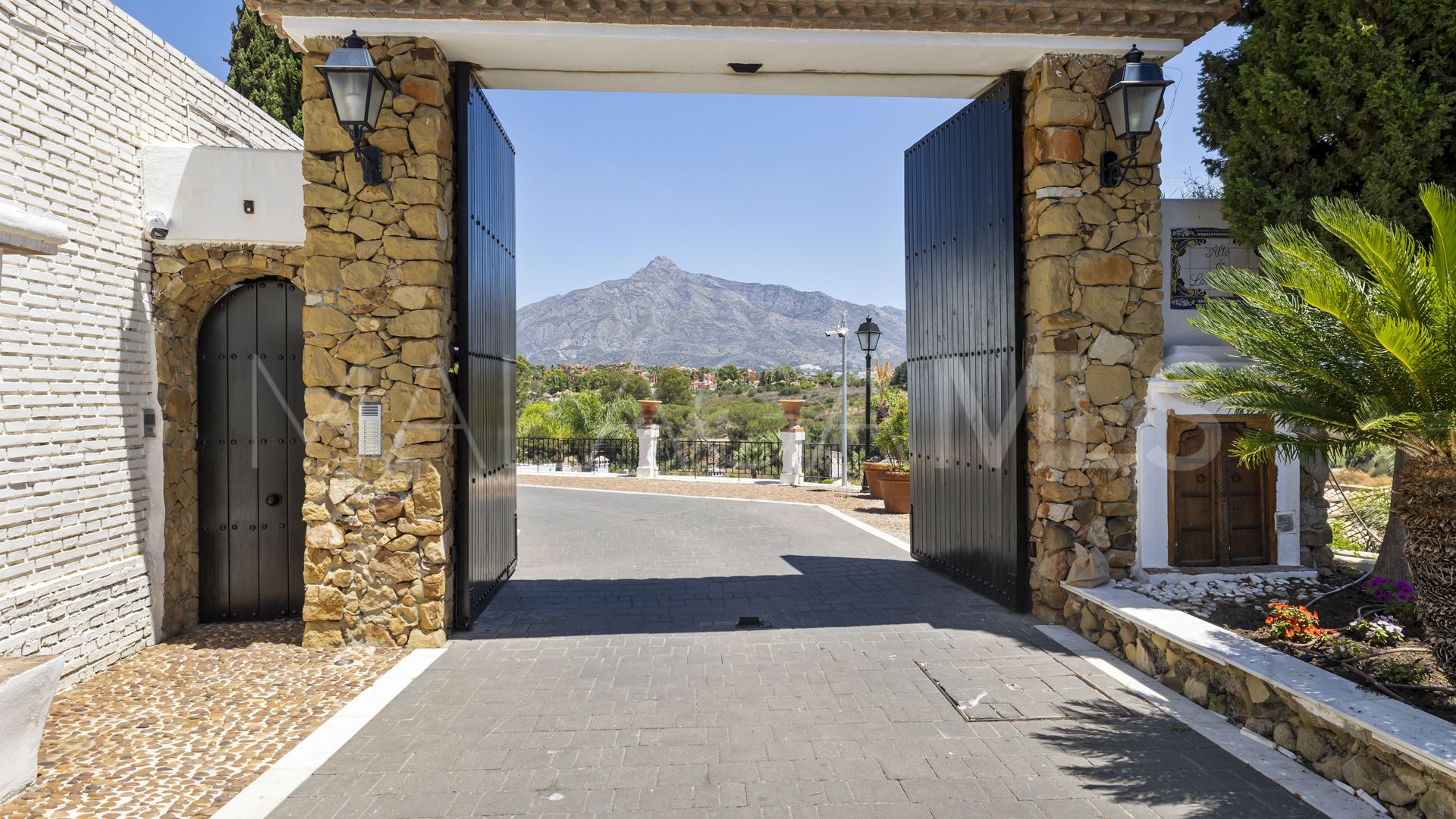 Reihenhaus for sale in Nueva Andalucia