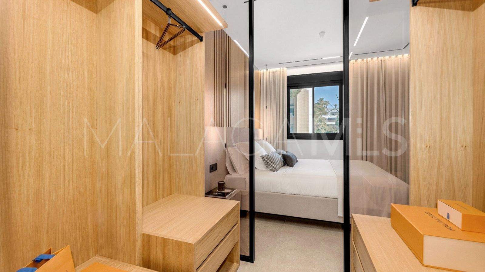 For sale 2 bedrooms apartment in Nueva Andalucia