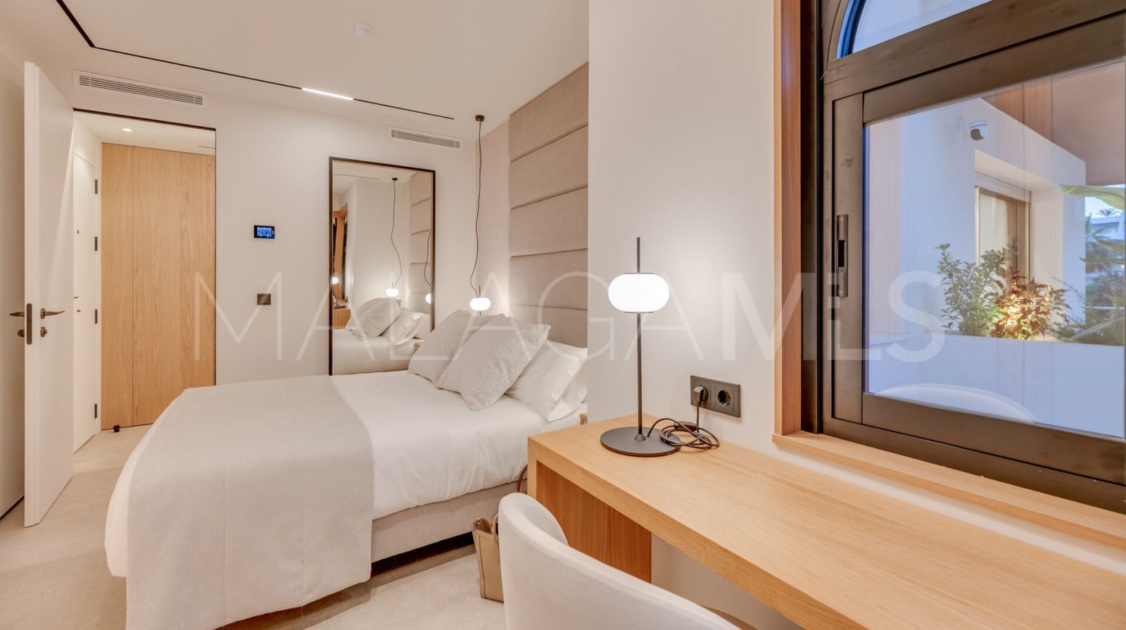 For sale 2 bedrooms apartment in Nueva Andalucia