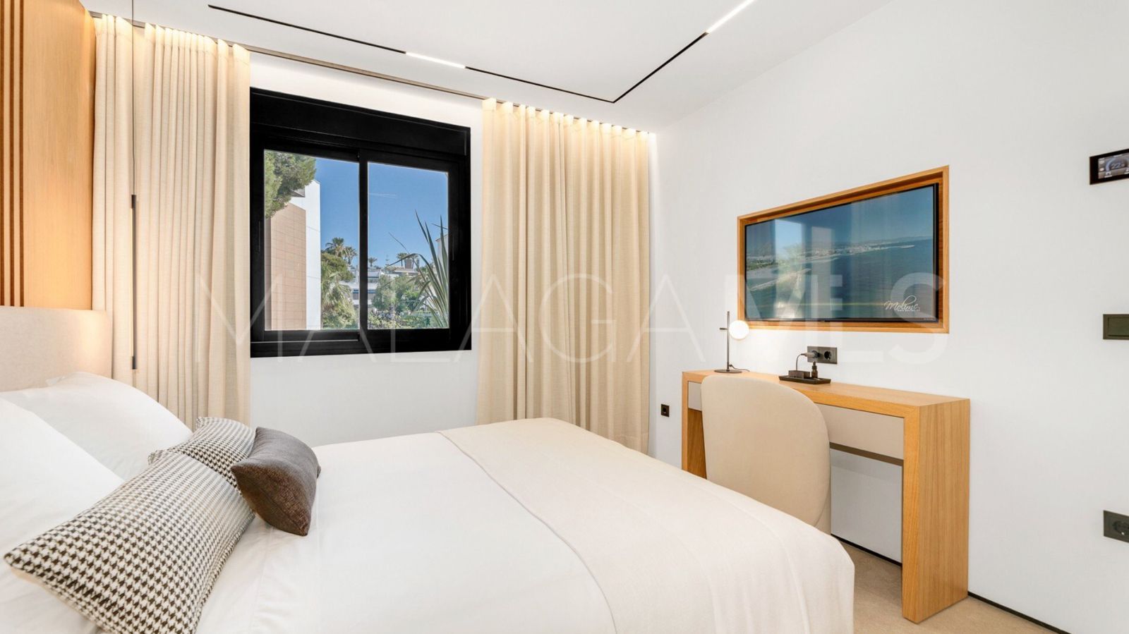 For sale 2 bedrooms apartment in Nueva Andalucia