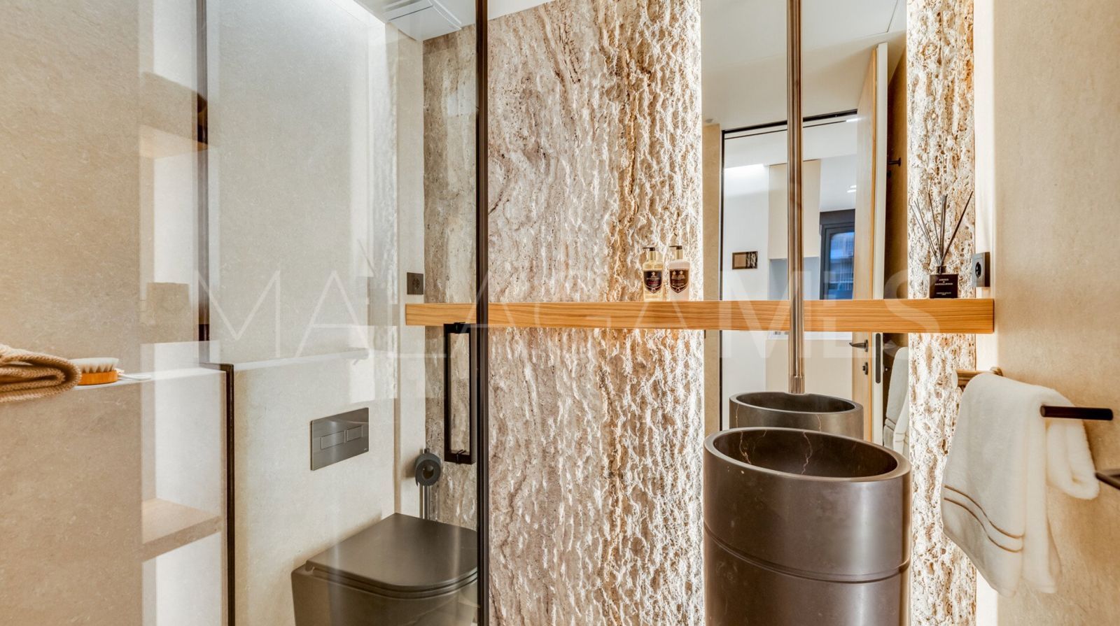 For sale 2 bedrooms apartment in Nueva Andalucia