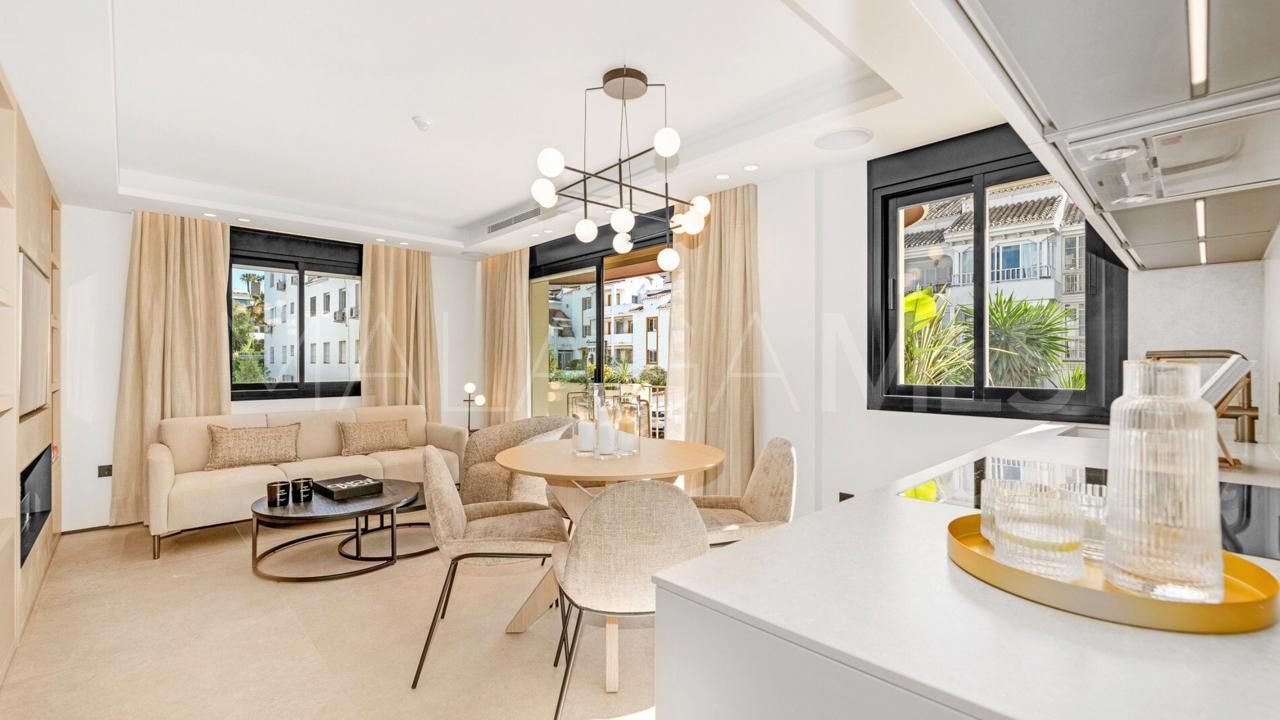 For sale 2 bedrooms apartment in Nueva Andalucia