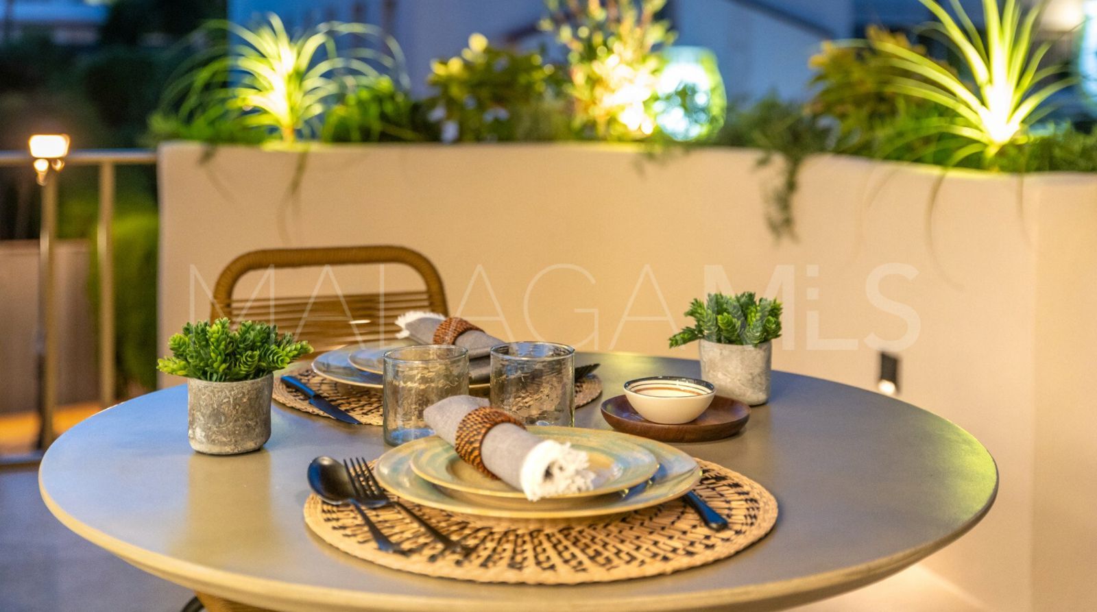 For sale 2 bedrooms apartment in Nueva Andalucia