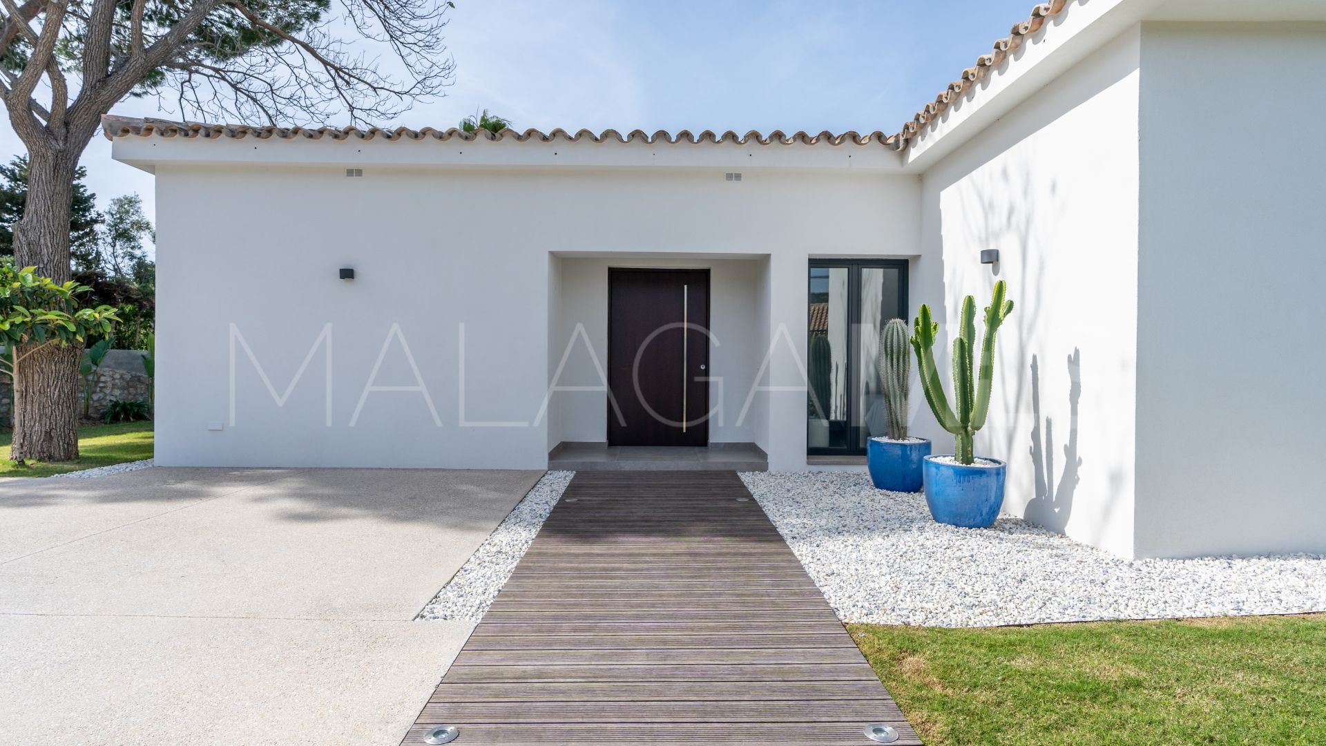 4 bedrooms house in Elviria for sale