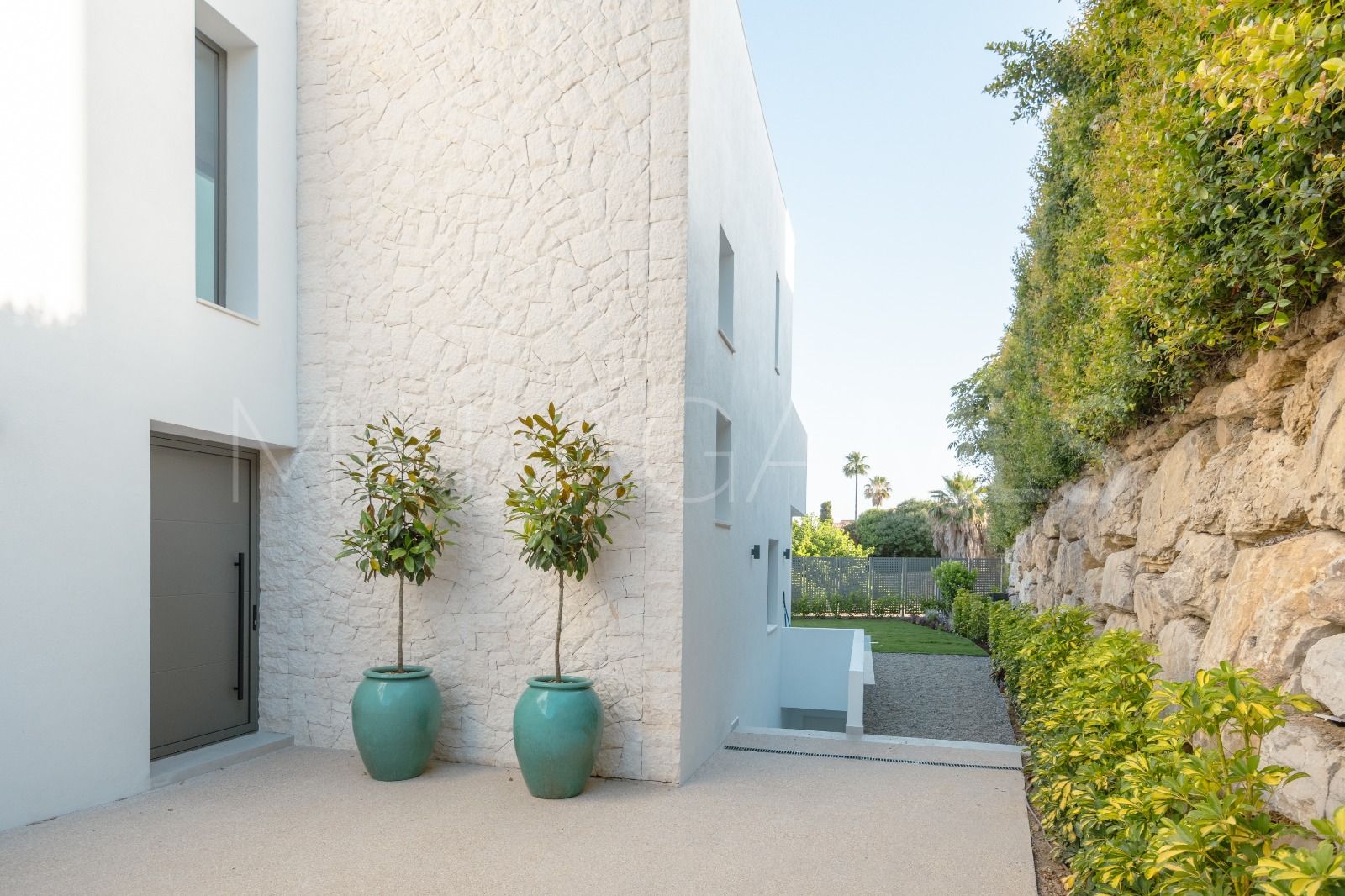 Villa for sale in Estepona