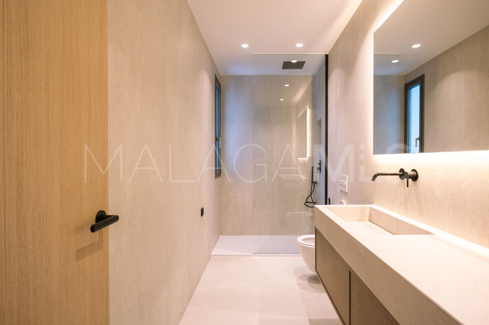 Villa for sale in Estepona