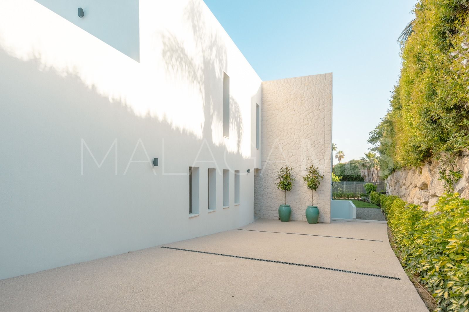 Villa for sale in Estepona