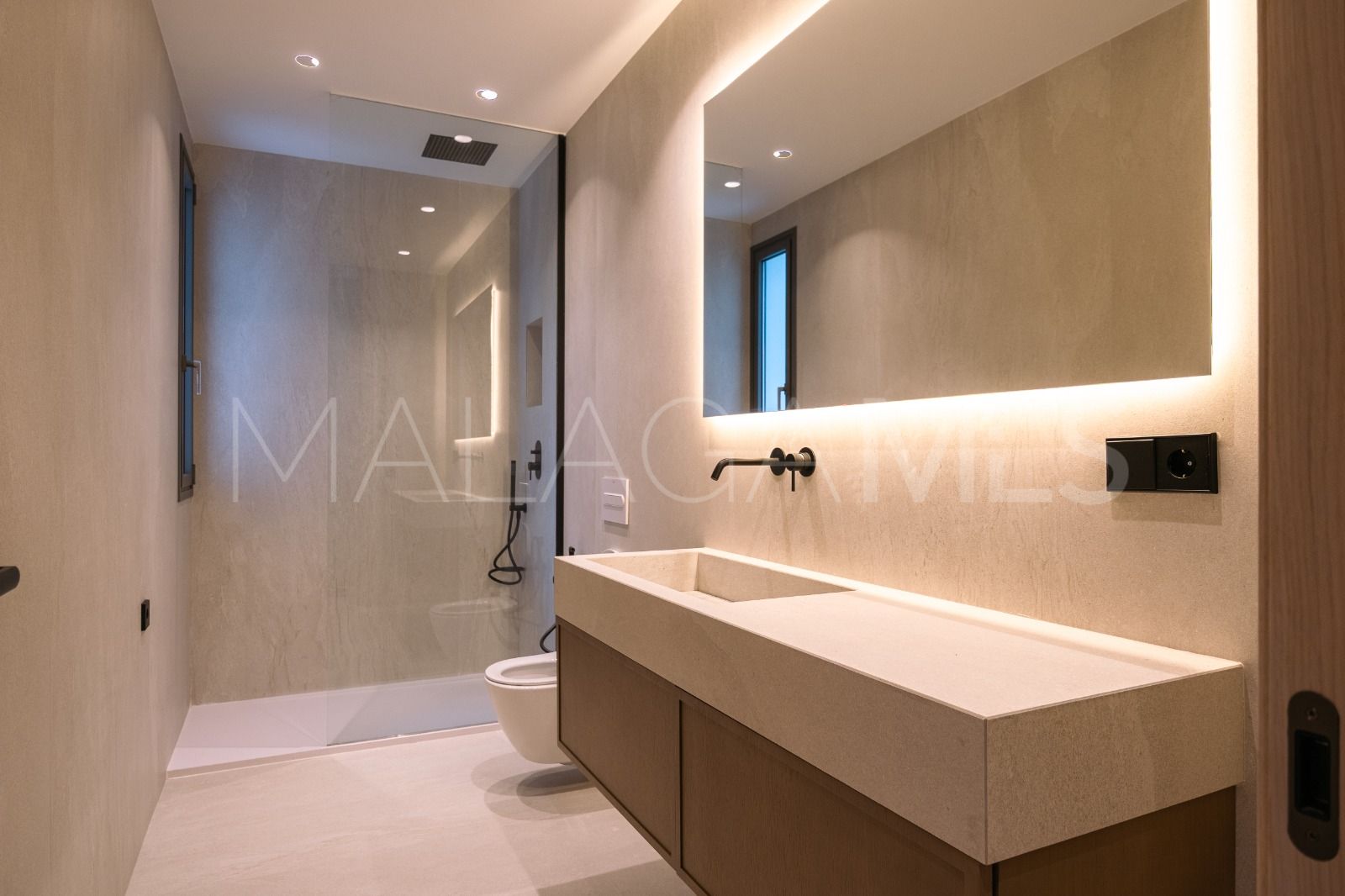 Villa for sale in Estepona