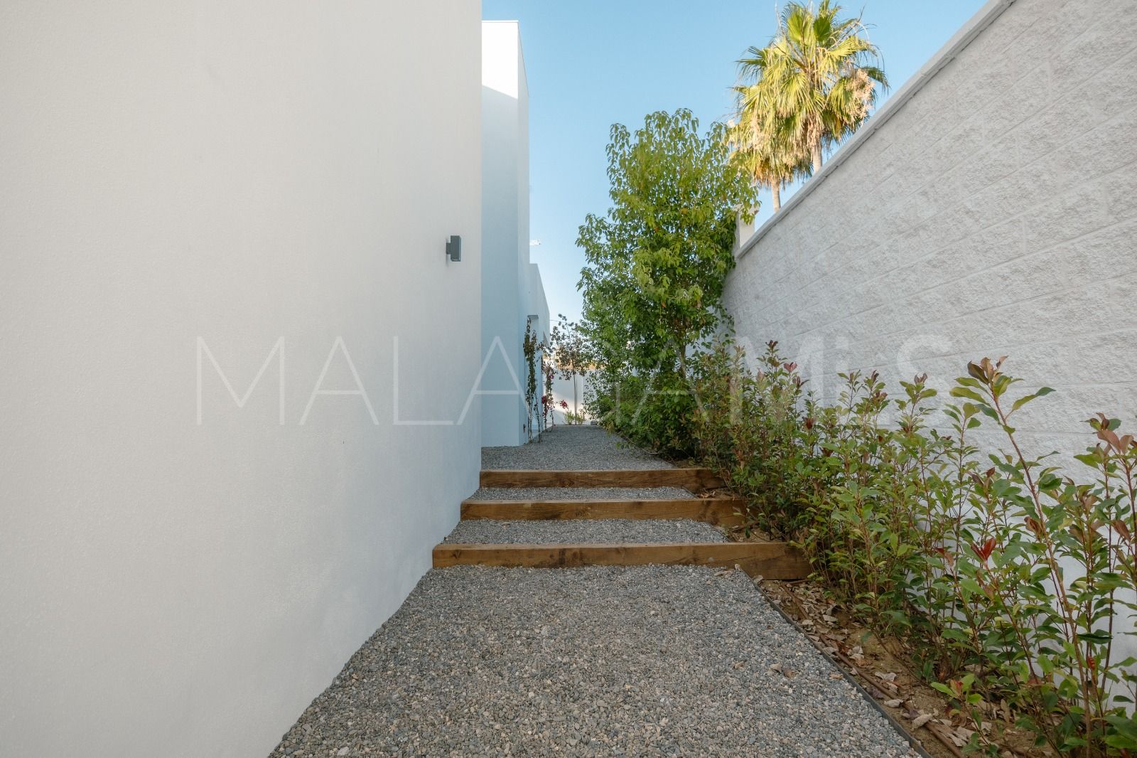 Villa for sale in Estepona