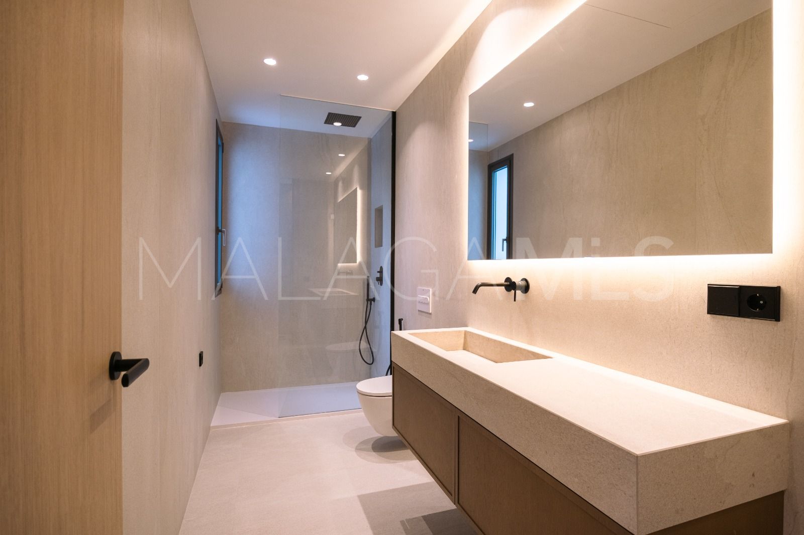 Villa for sale in Estepona