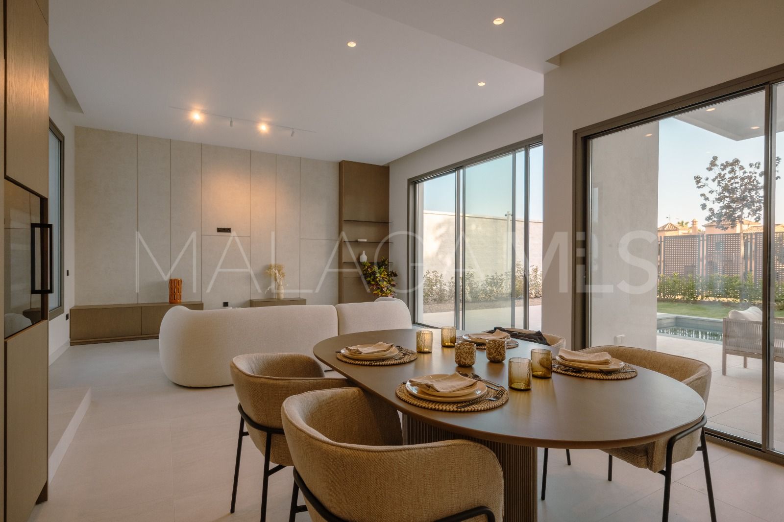Villa for sale in Estepona