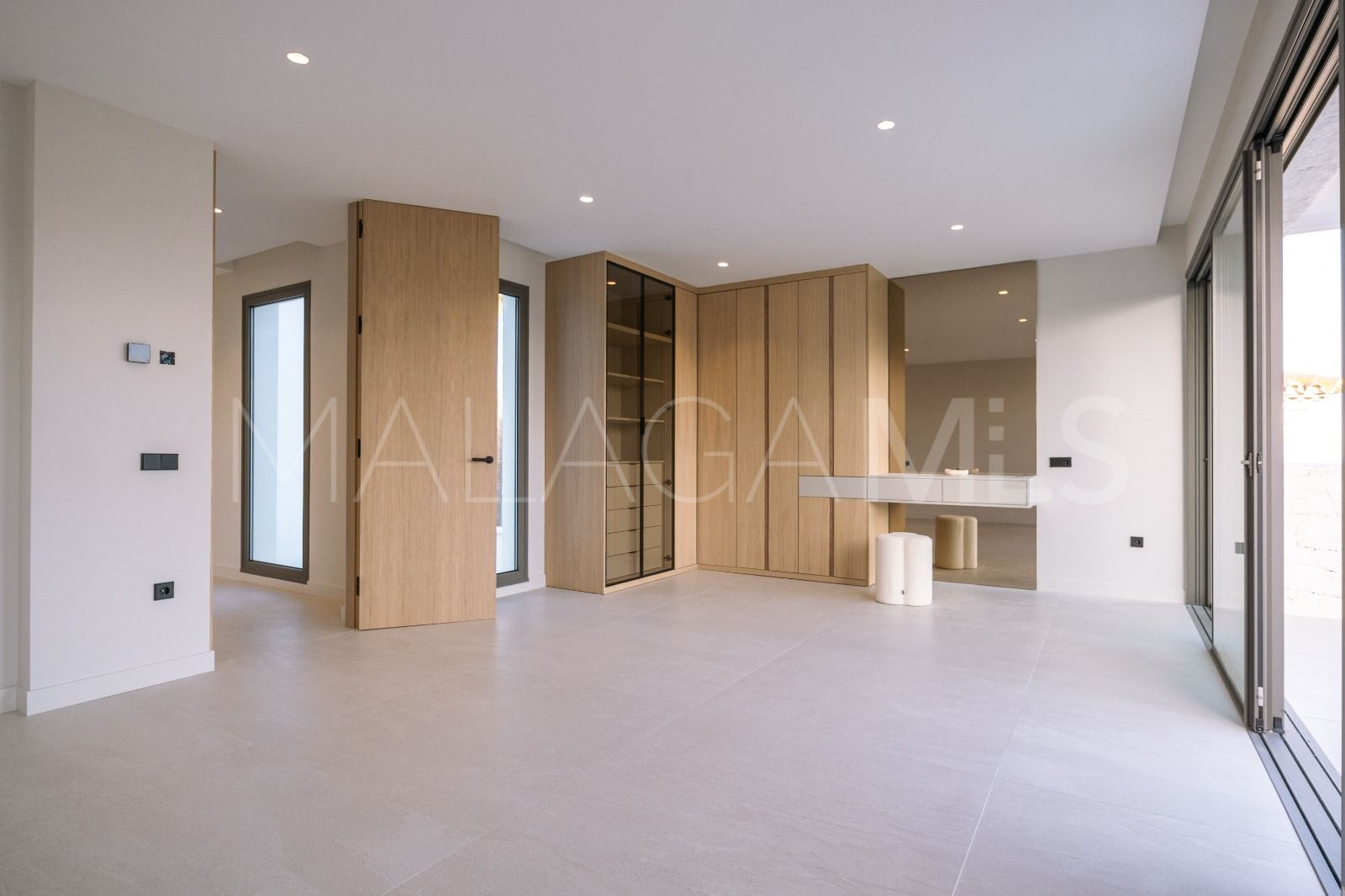 Villa for sale in Estepona