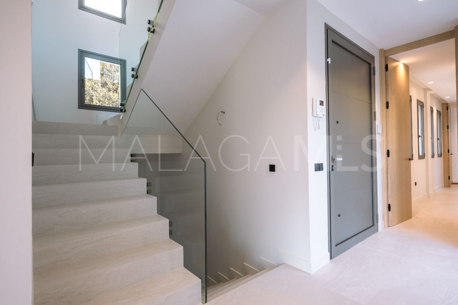 Villa for sale in Estepona