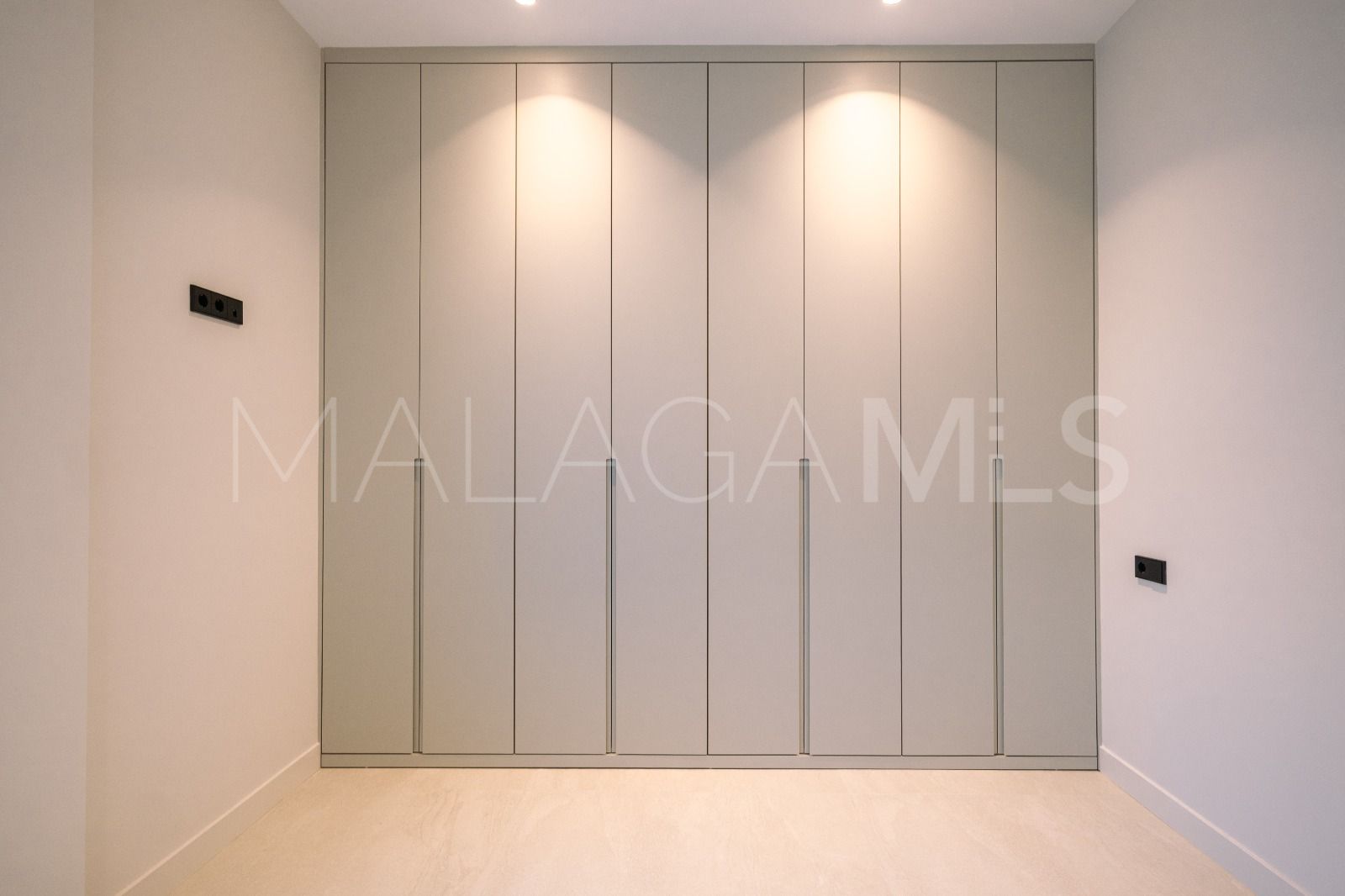 Villa for sale in Estepona
