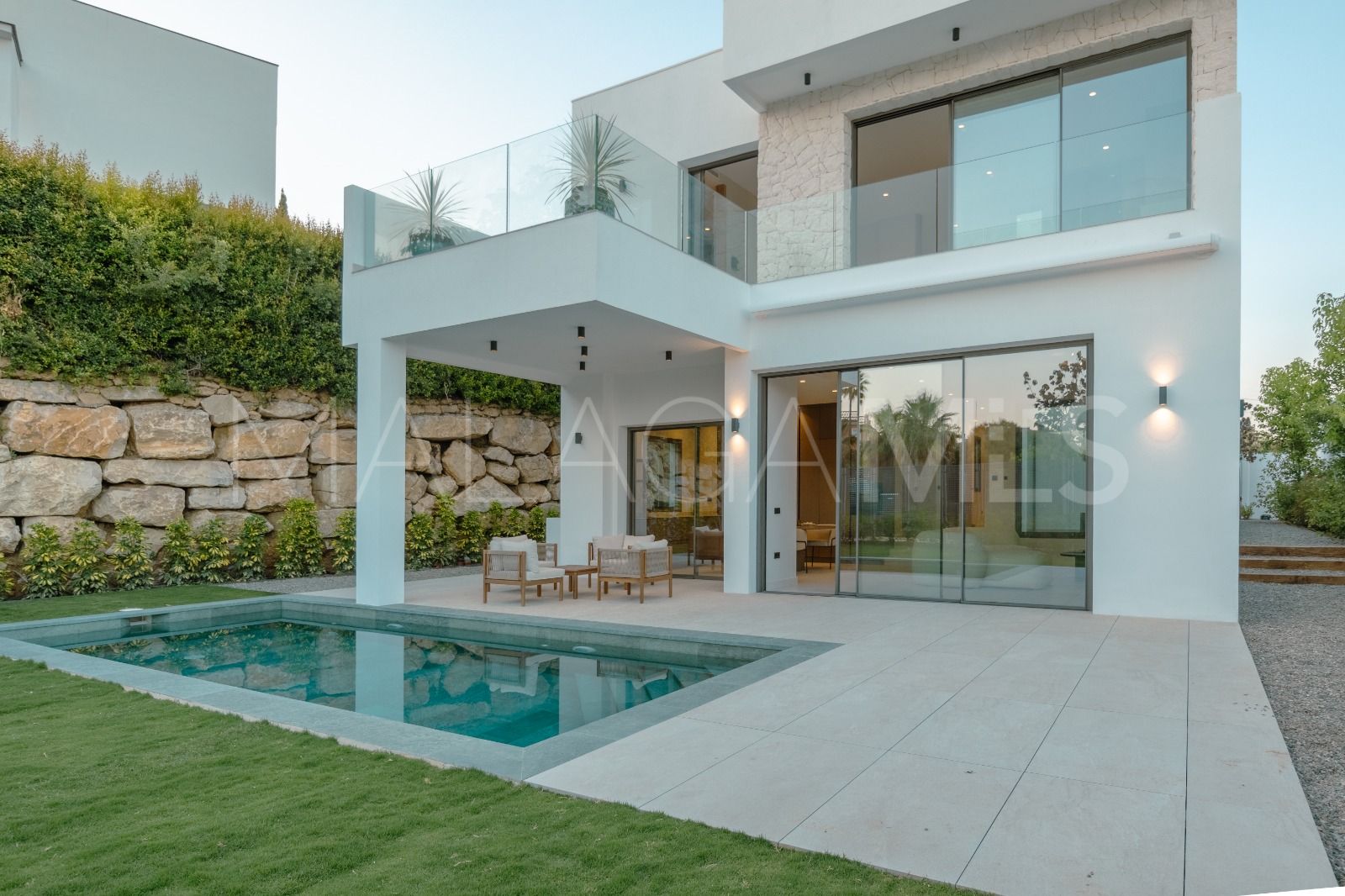 Villa for sale in Estepona