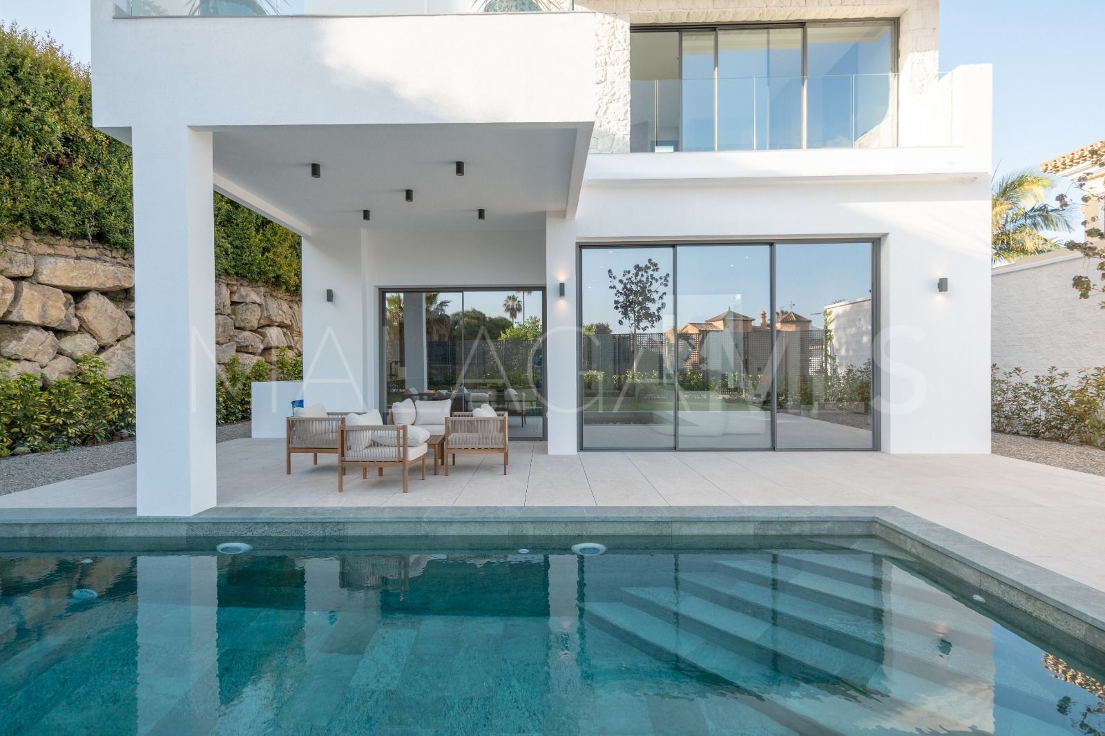 Villa for sale in Estepona