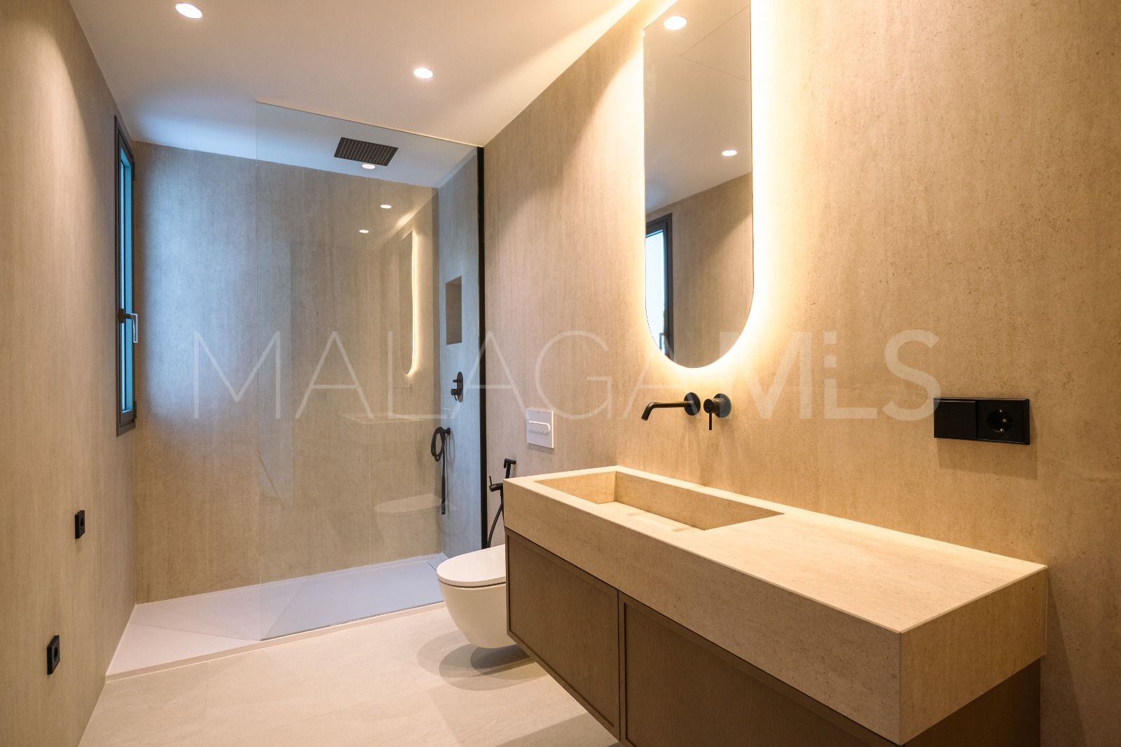 Villa for sale in Estepona