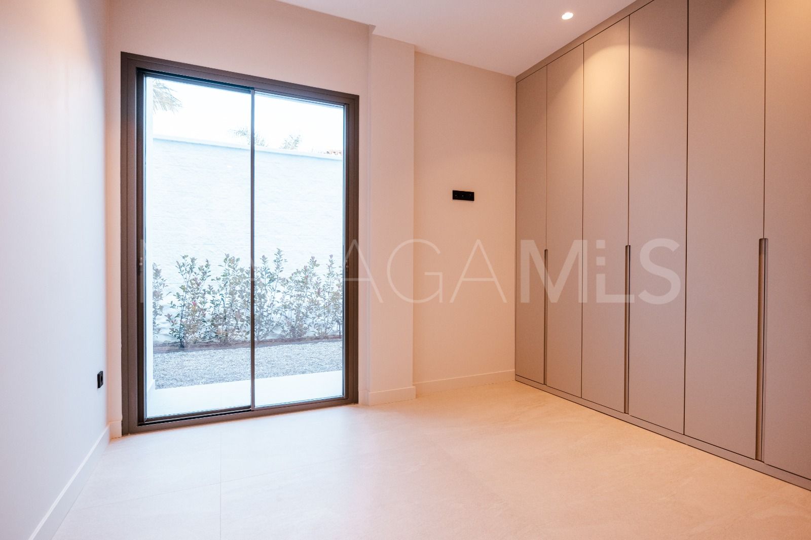 Villa for sale in Estepona
