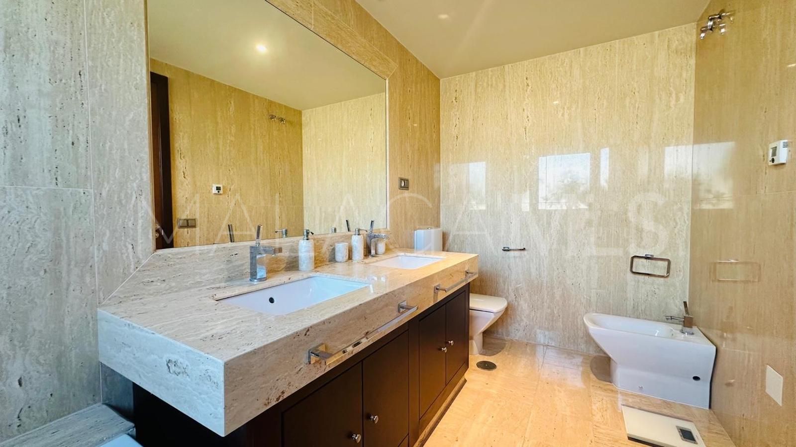 Tvåvåningslägenhet for sale in Nueva Andalucia