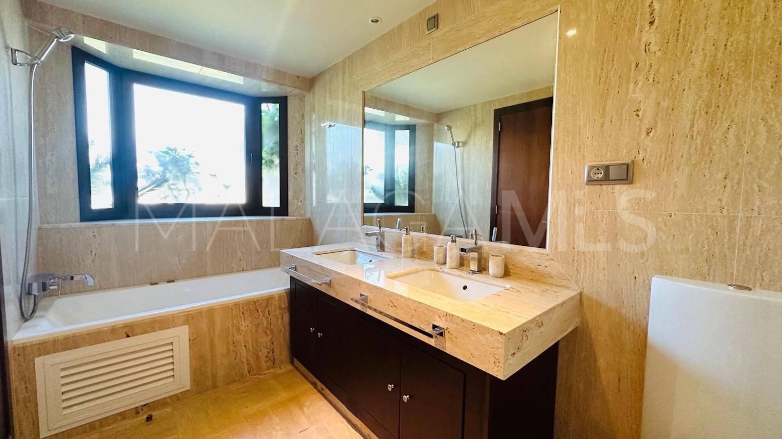 Tvåvåningslägenhet for sale in Nueva Andalucia