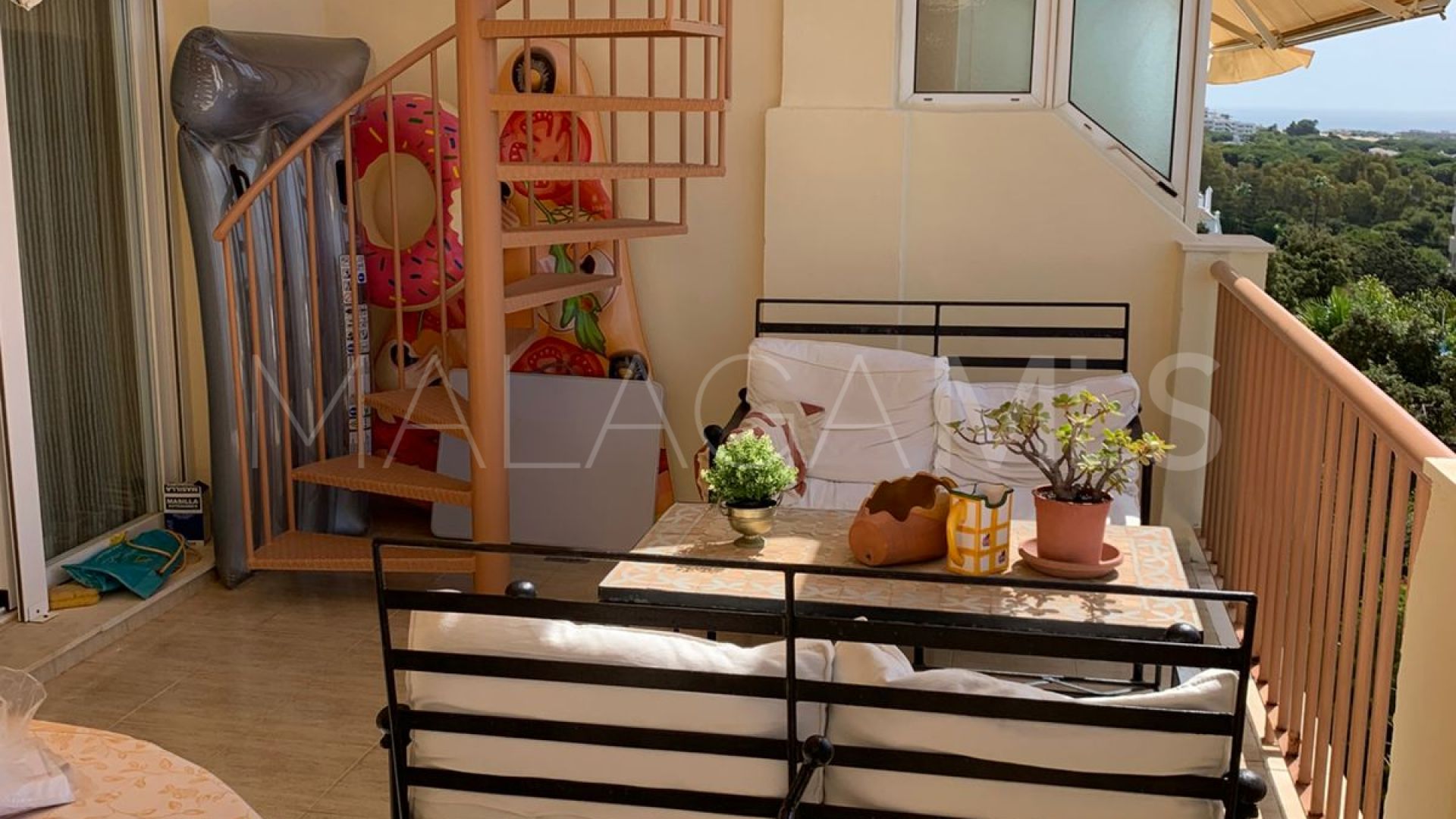 Apartamento for sale with 2 bedrooms in Calahonda