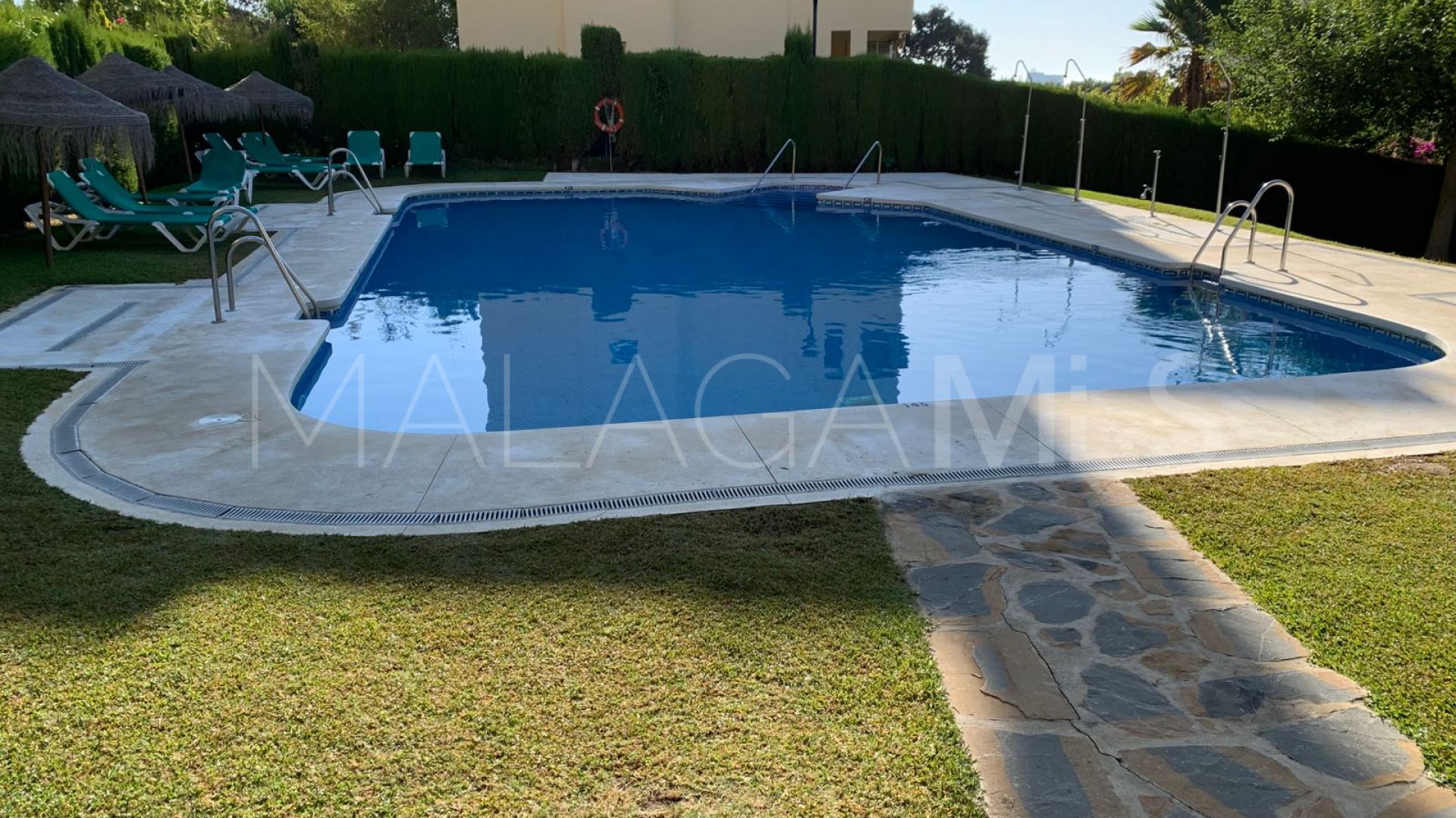 Apartamento for sale with 2 bedrooms in Calahonda
