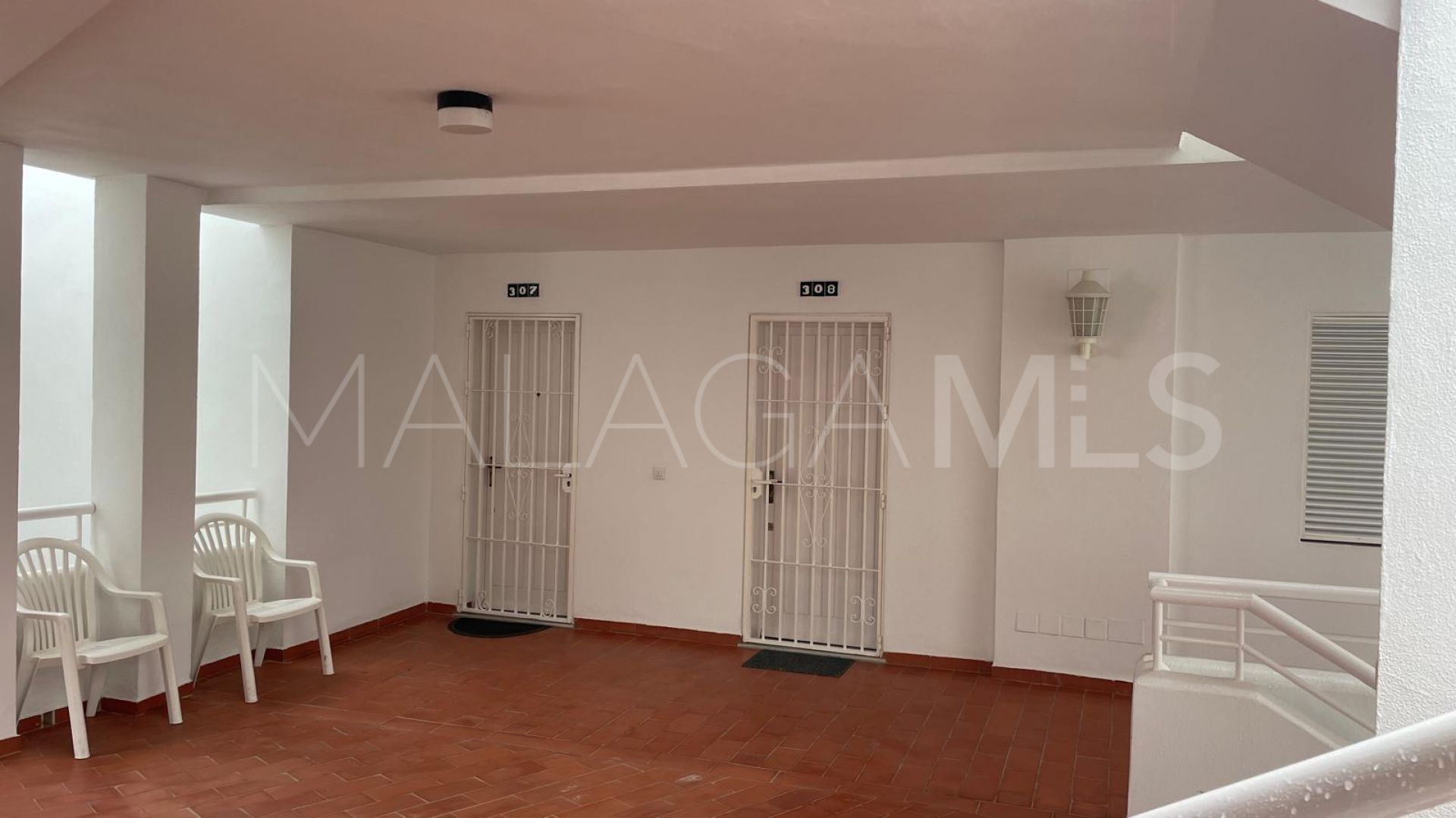 Apartamento for sale with 2 bedrooms in Calahonda