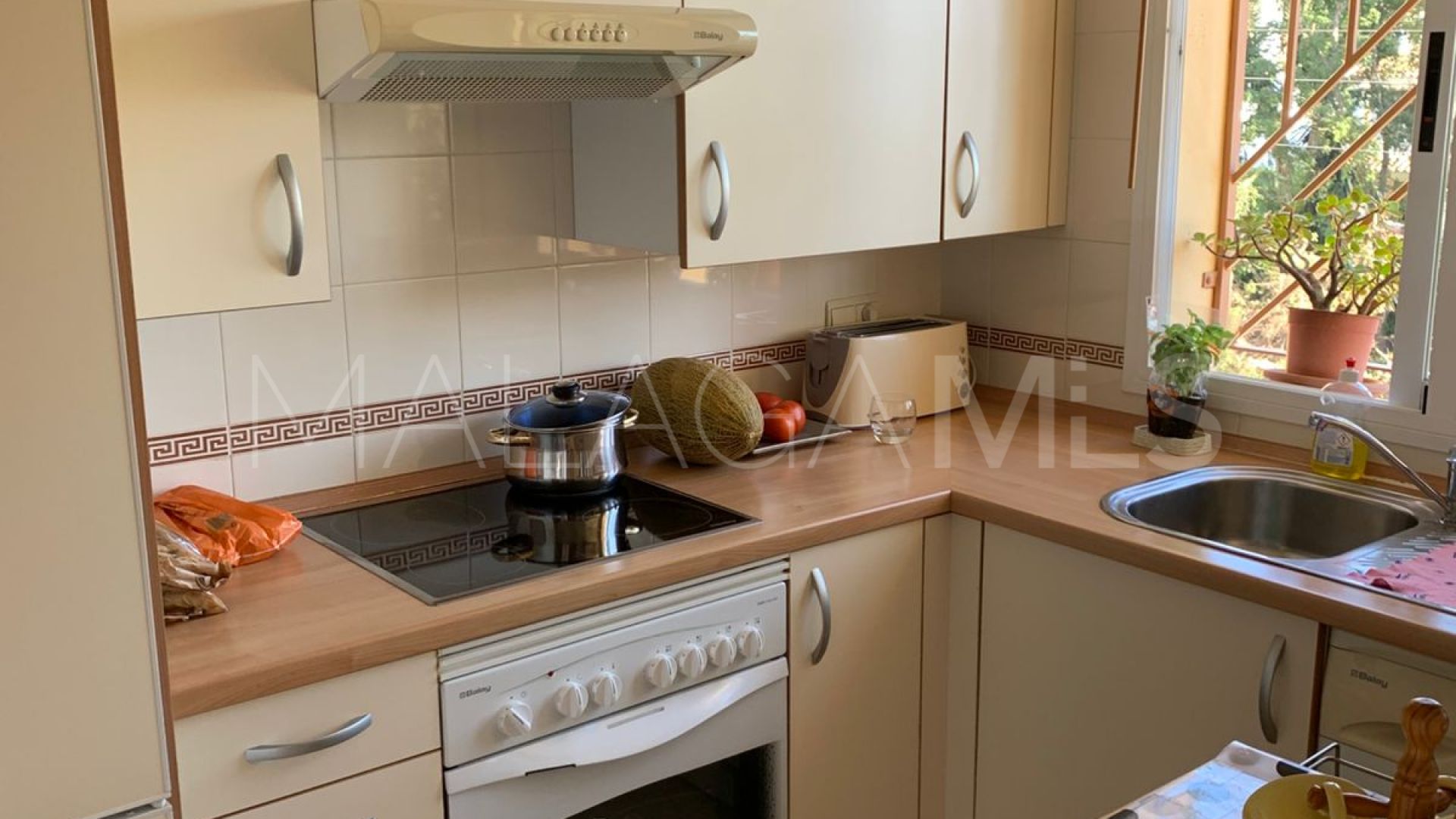 Apartamento for sale with 2 bedrooms in Calahonda
