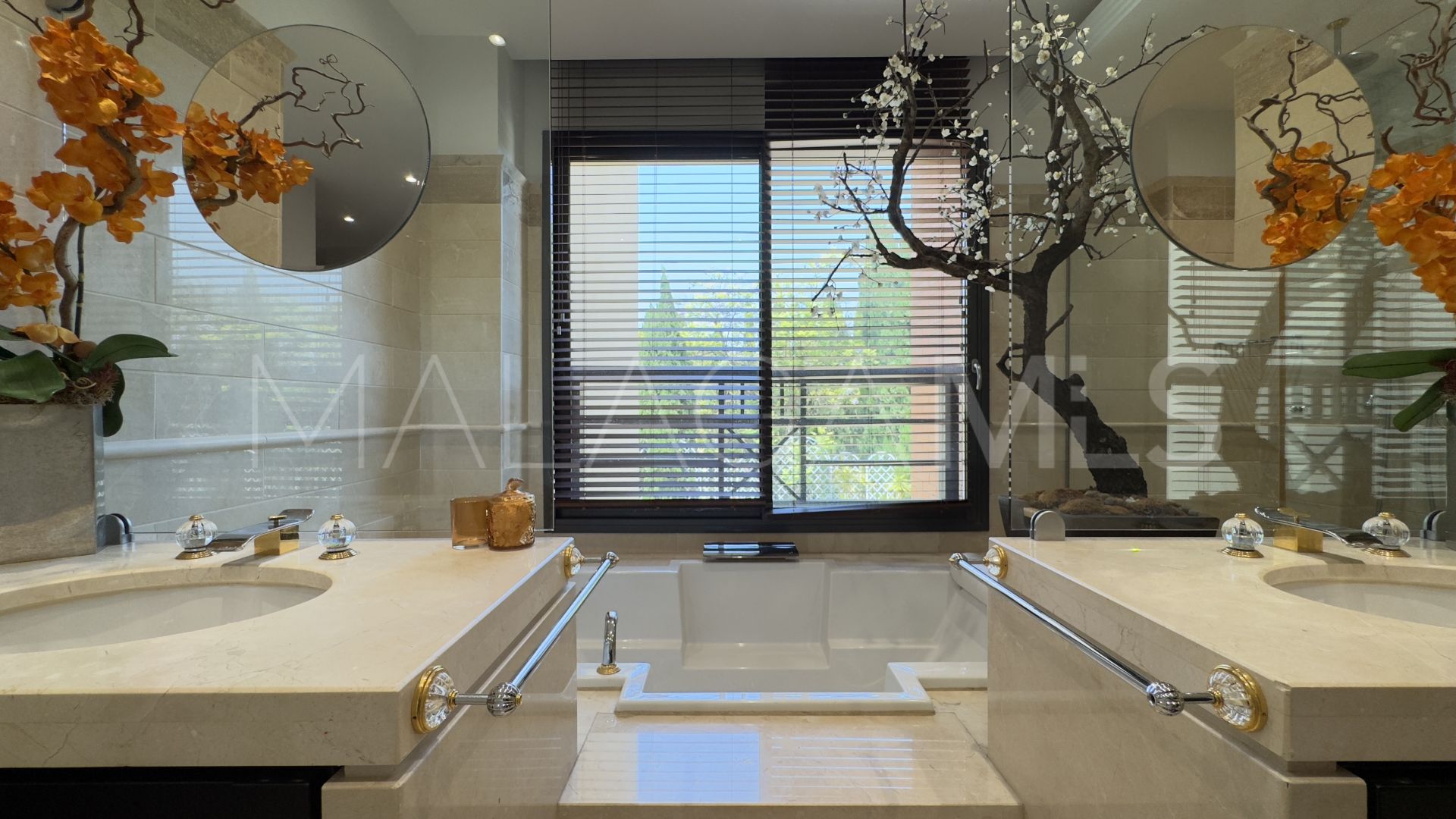 Apartment with 3 bedrooms for sale in Laguna de Banus