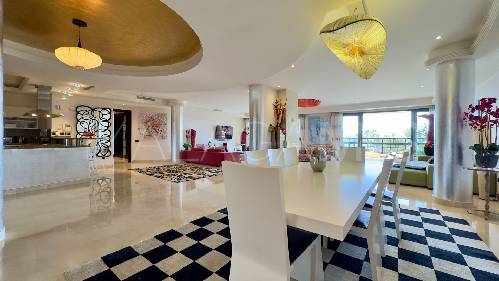Apartment with 3 bedrooms for sale in Laguna de Banus