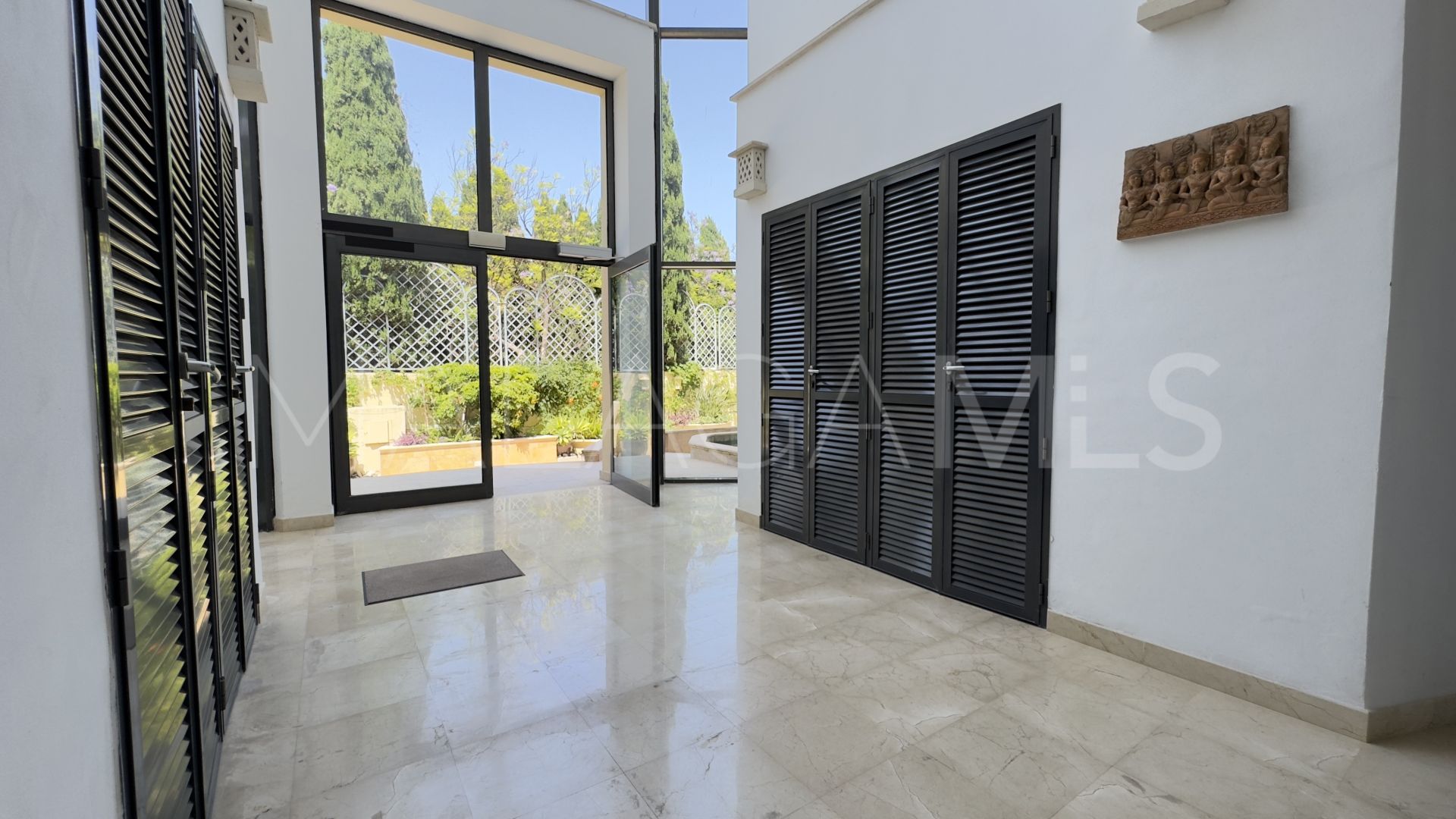 Apartment with 3 bedrooms for sale in Laguna de Banus