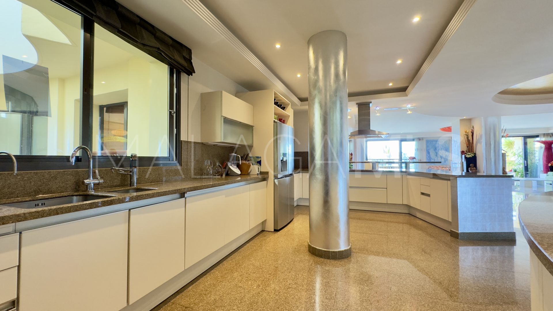Apartment with 3 bedrooms for sale in Laguna de Banus