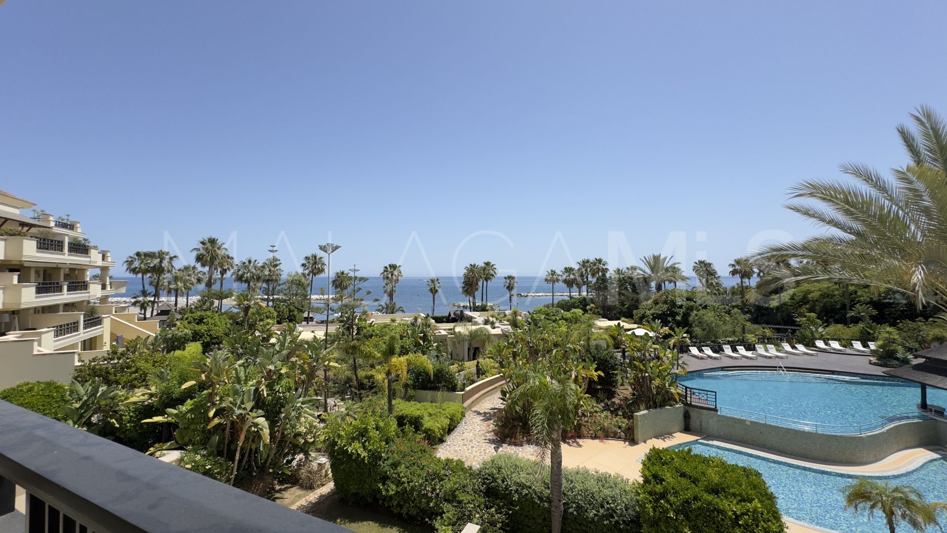 Apartment with 3 bedrooms for sale in Laguna de Banus