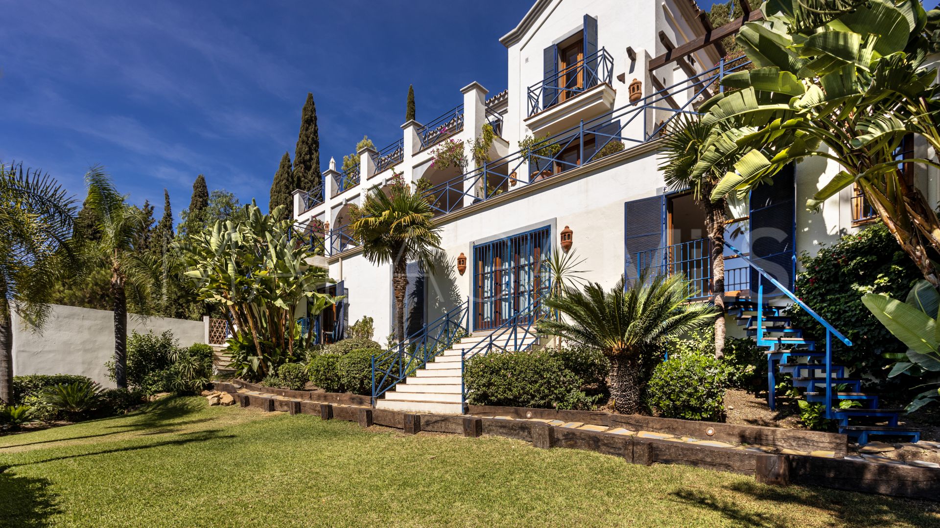 For sale villa in La Heredia with 7 bedrooms