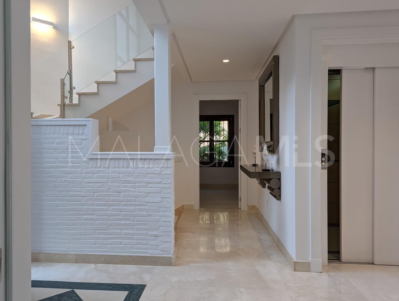 Villa for sale in Nagüeles
