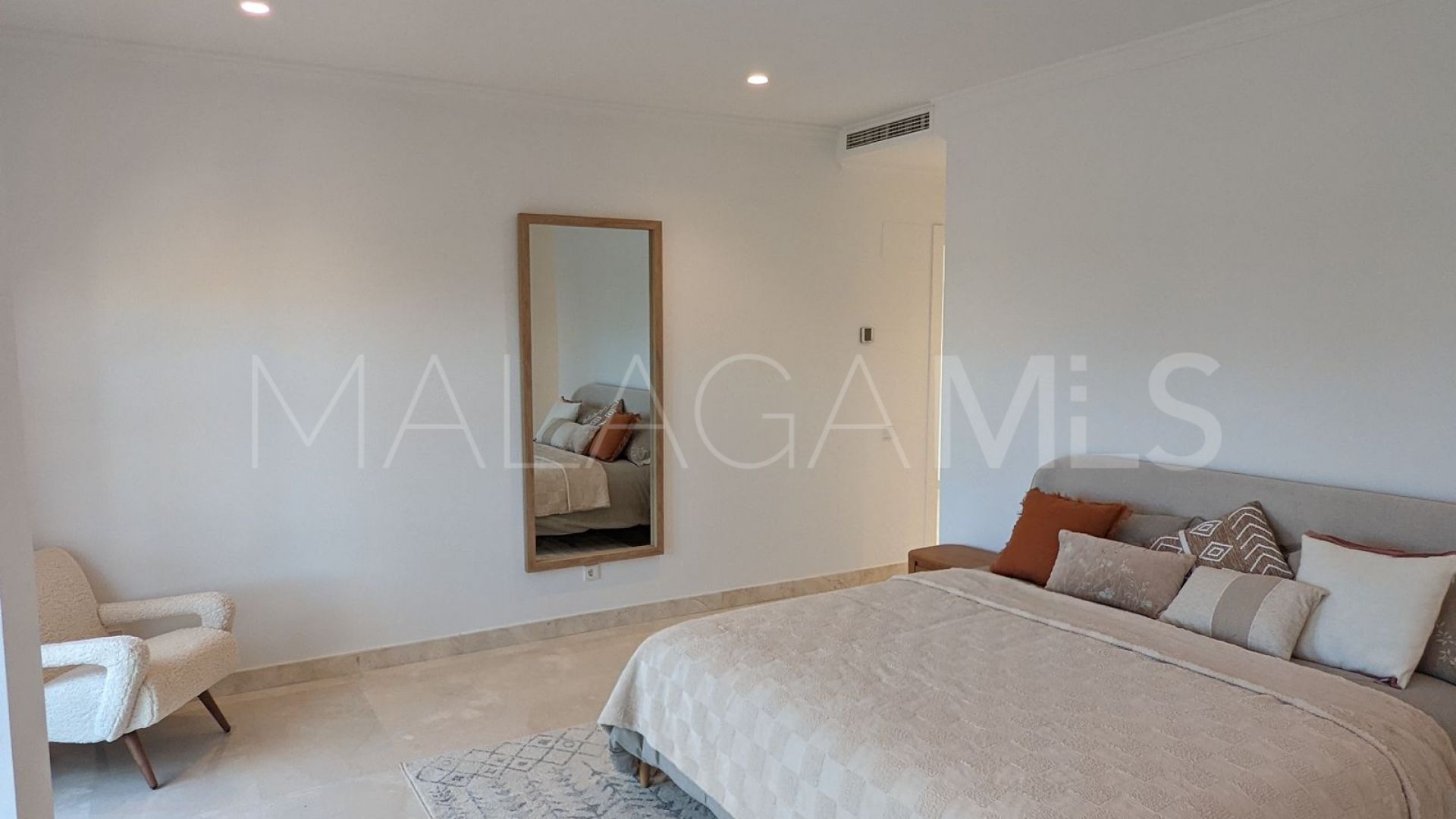 Villa for sale in Nagüeles
