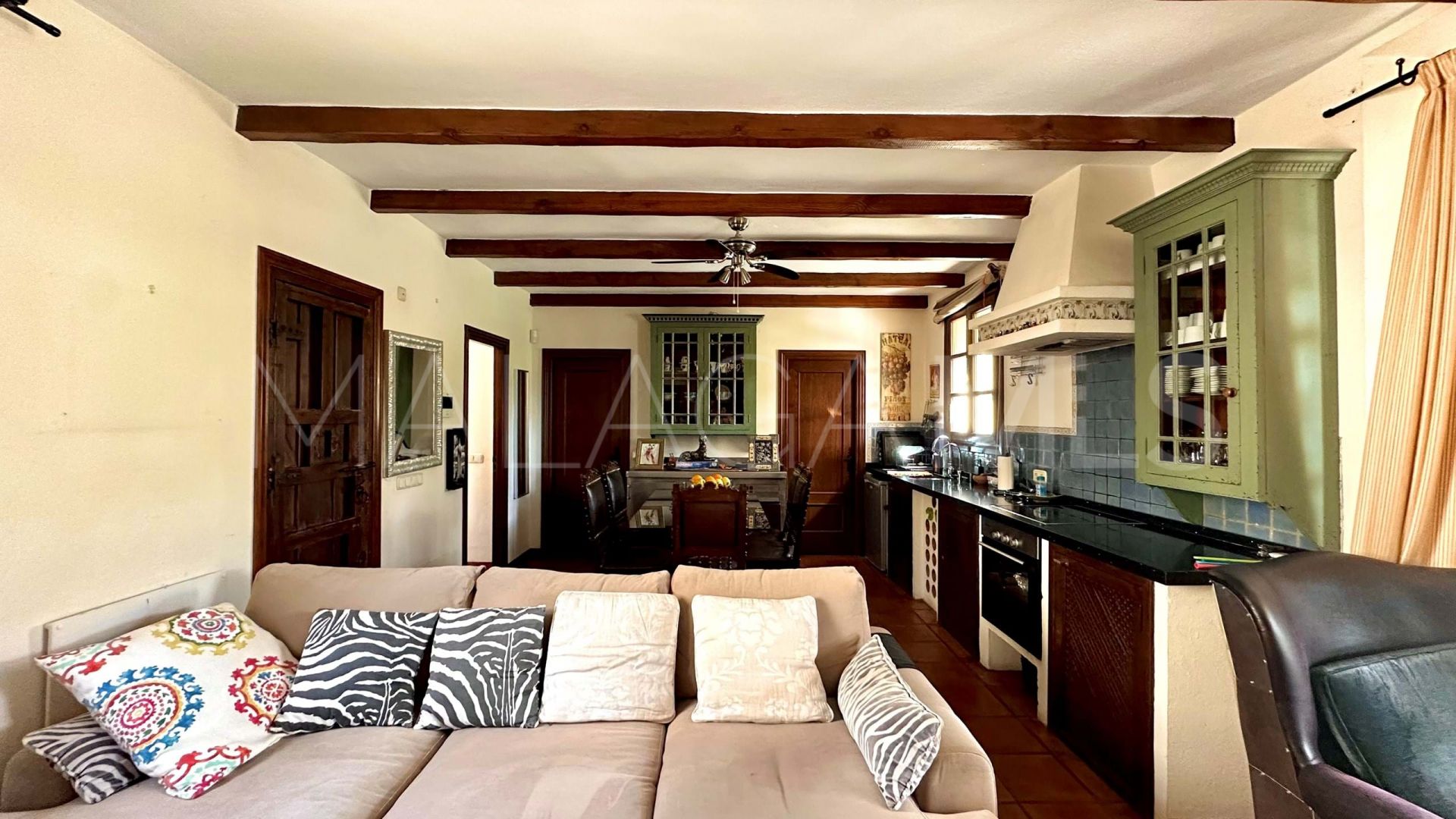 Herrenhaus for sale in Las Chapas