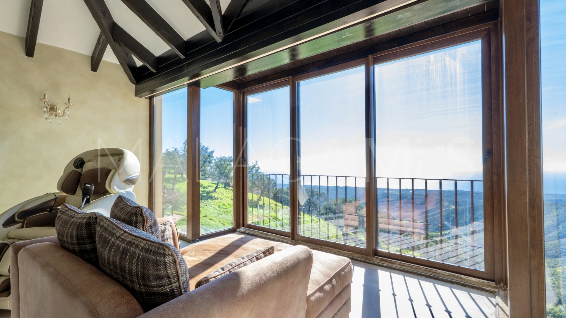 Villa for sale in La Mairena