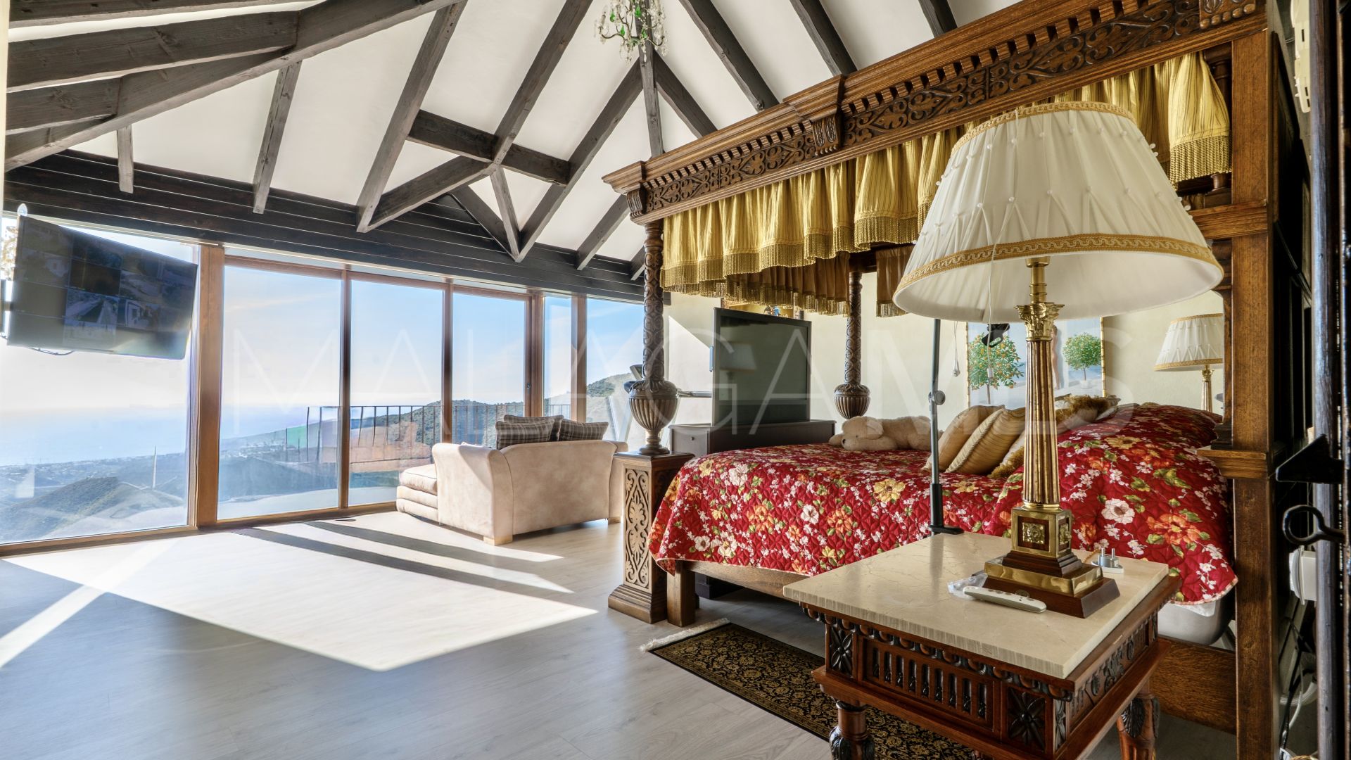 Villa for sale in La Mairena