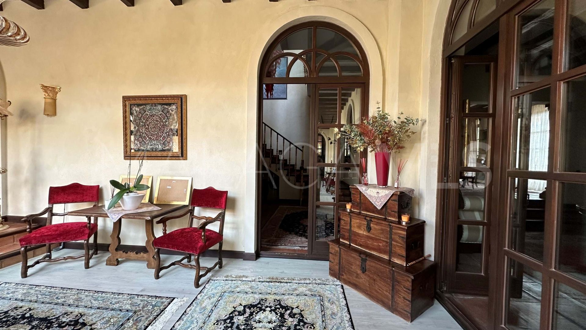 Herrenhaus for sale in Las Chapas