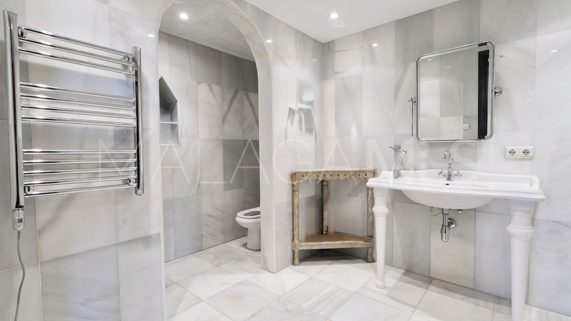 Villa for sale in La Mairena