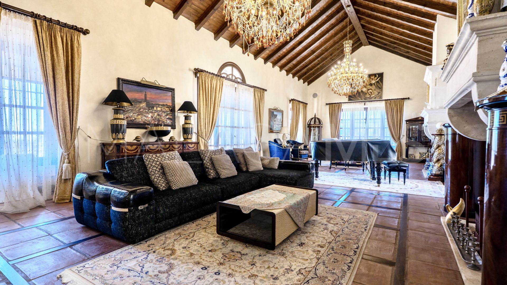 Villa for sale in La Mairena