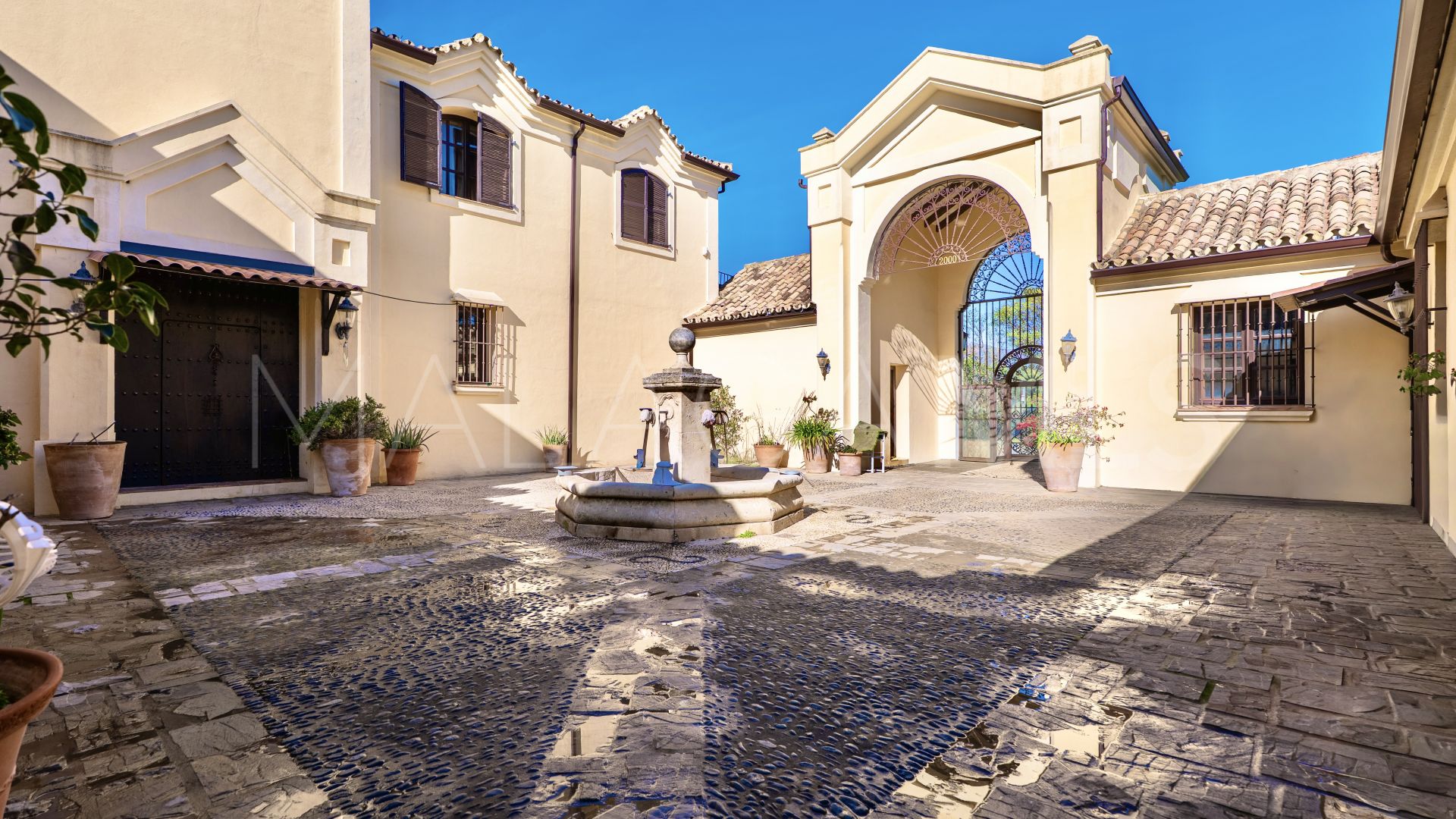 Villa for sale in La Mairena