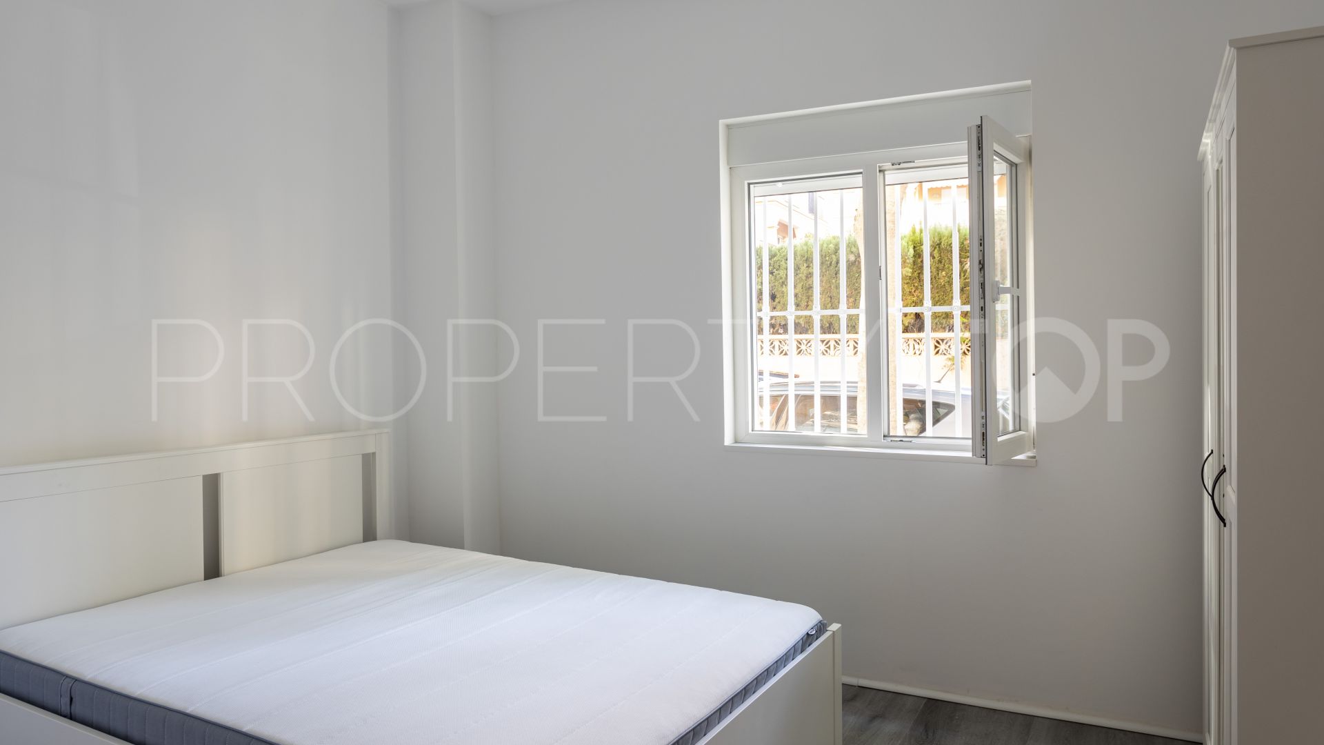 Apartamento planta baja en venta con 2 dormitorios en Fuengirola Centro