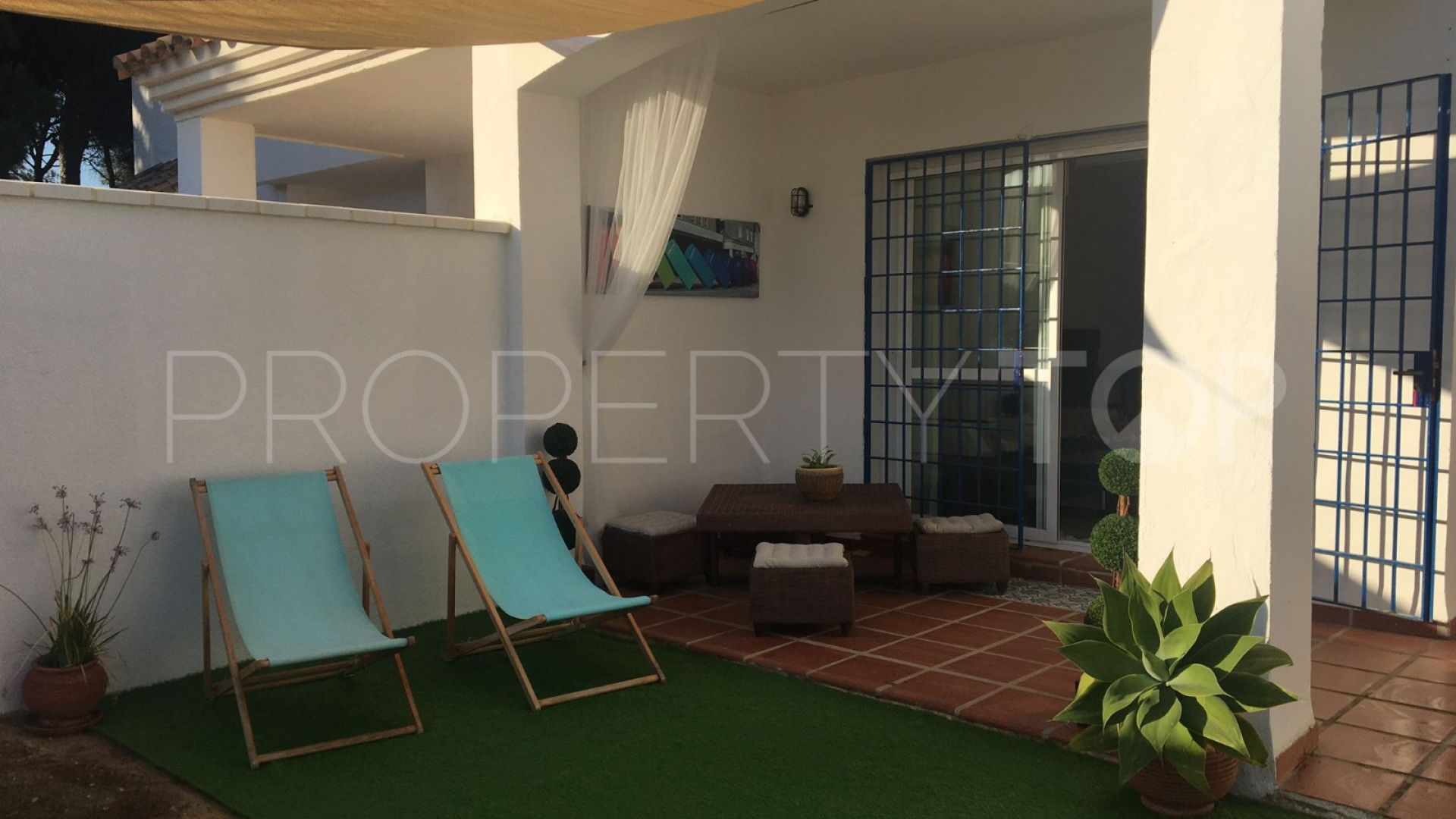 Ground floor apartment for sale in Sitio de Calahonda with 2 bedrooms