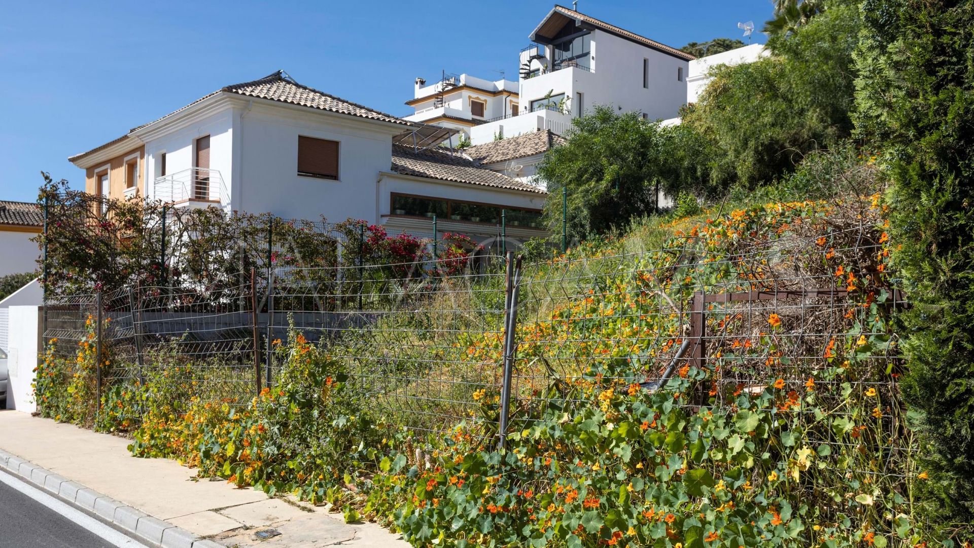 Grundstück for sale in Nueva Andalucia