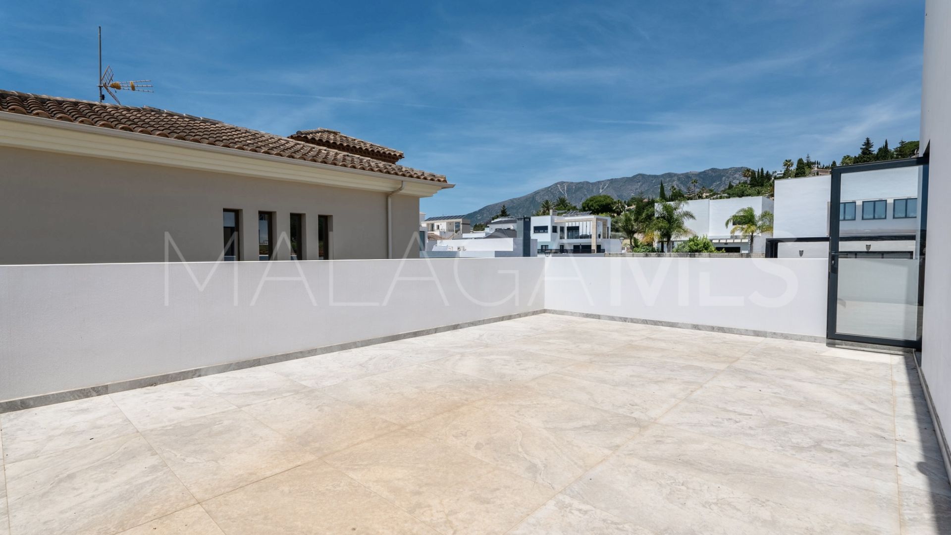 Villa for sale in Sierrezuela